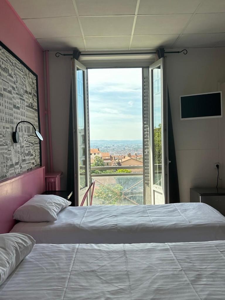 Superior Twin Room - Photo 11