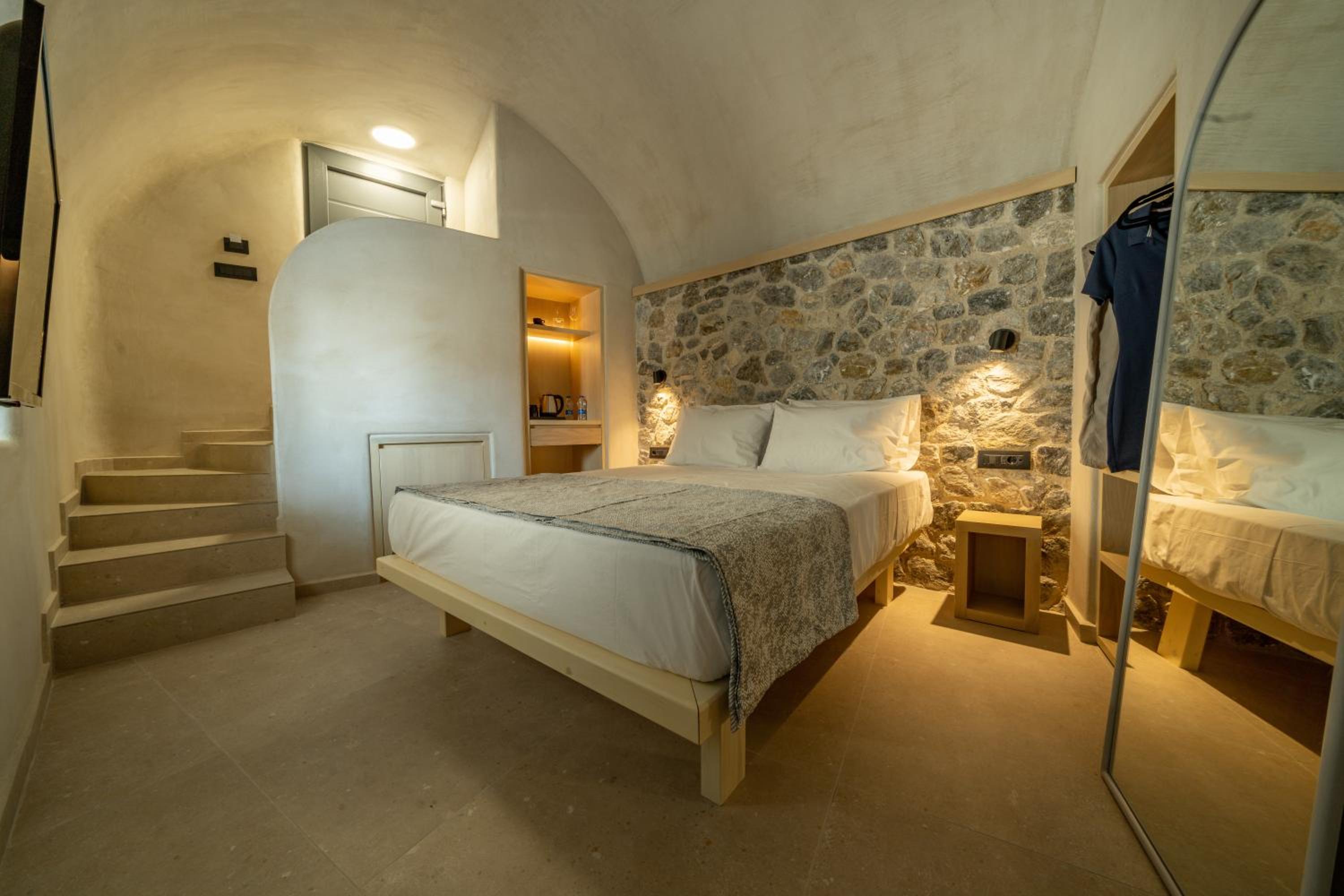 Queen Room with Spa Bath
