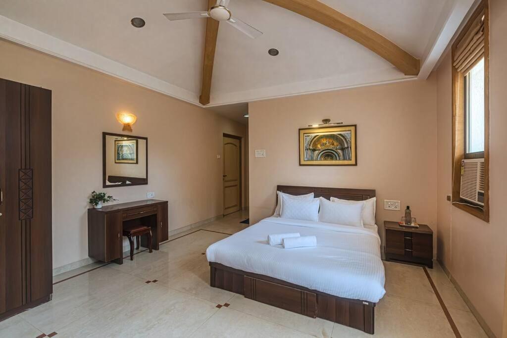 Villa photo 1