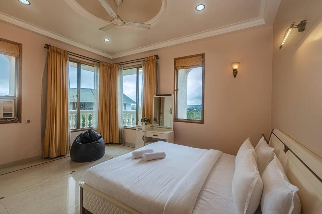 Villa photo 2