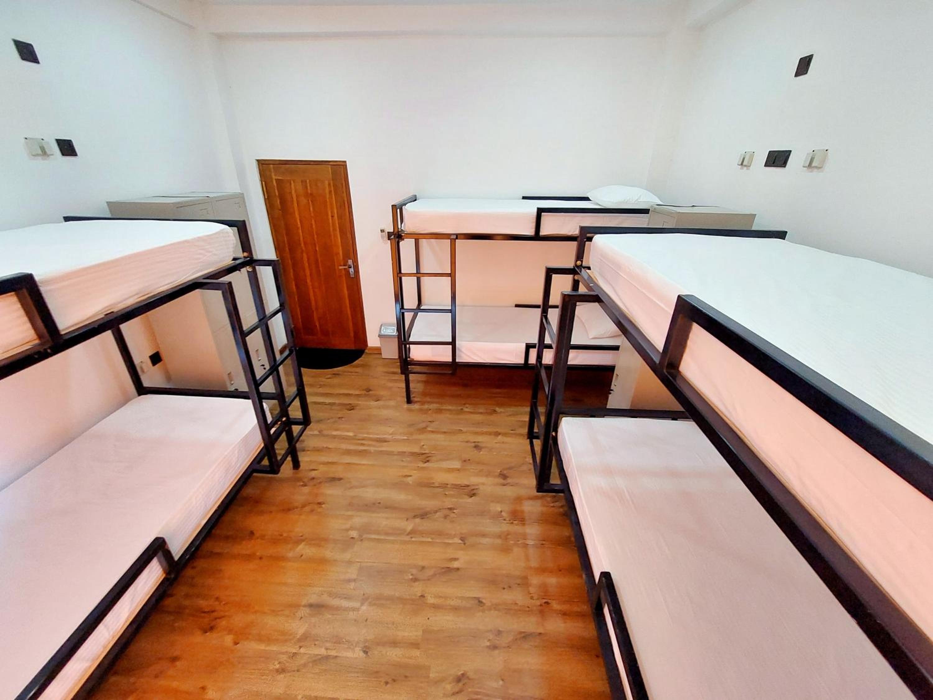 Bed in 6-Bed Dormitory Room photo 1