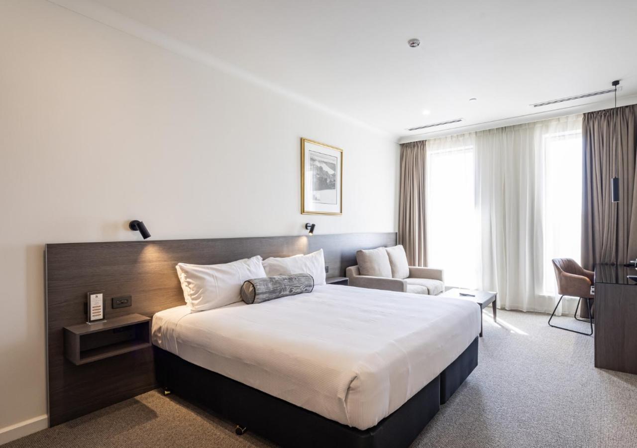 Deluxe King Room - Photo 6