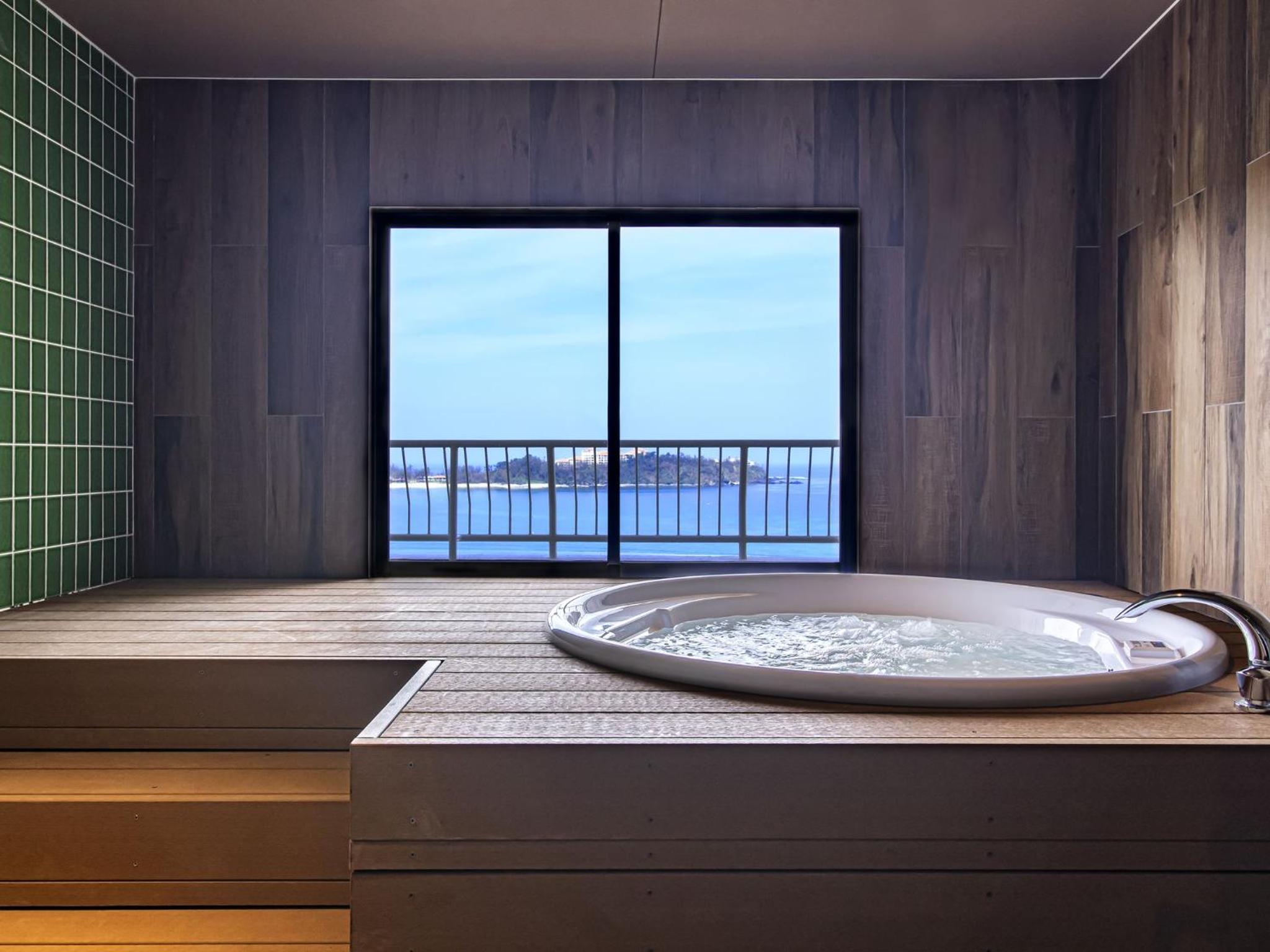 Suite with Sea View with Lounge Access photo 3