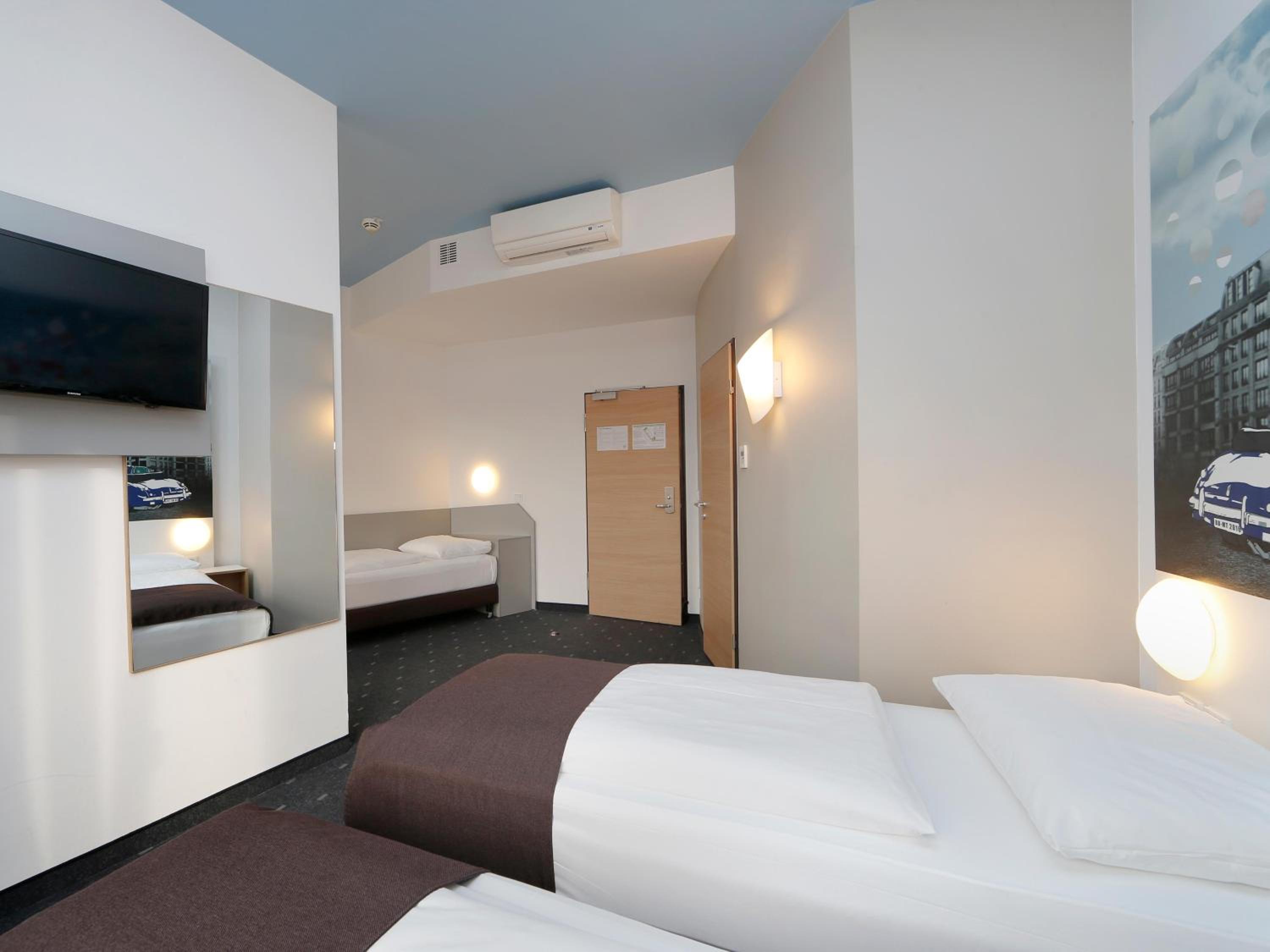 Triple Room with 3 Adults Occupancy (Non Smoking) - Photo 1