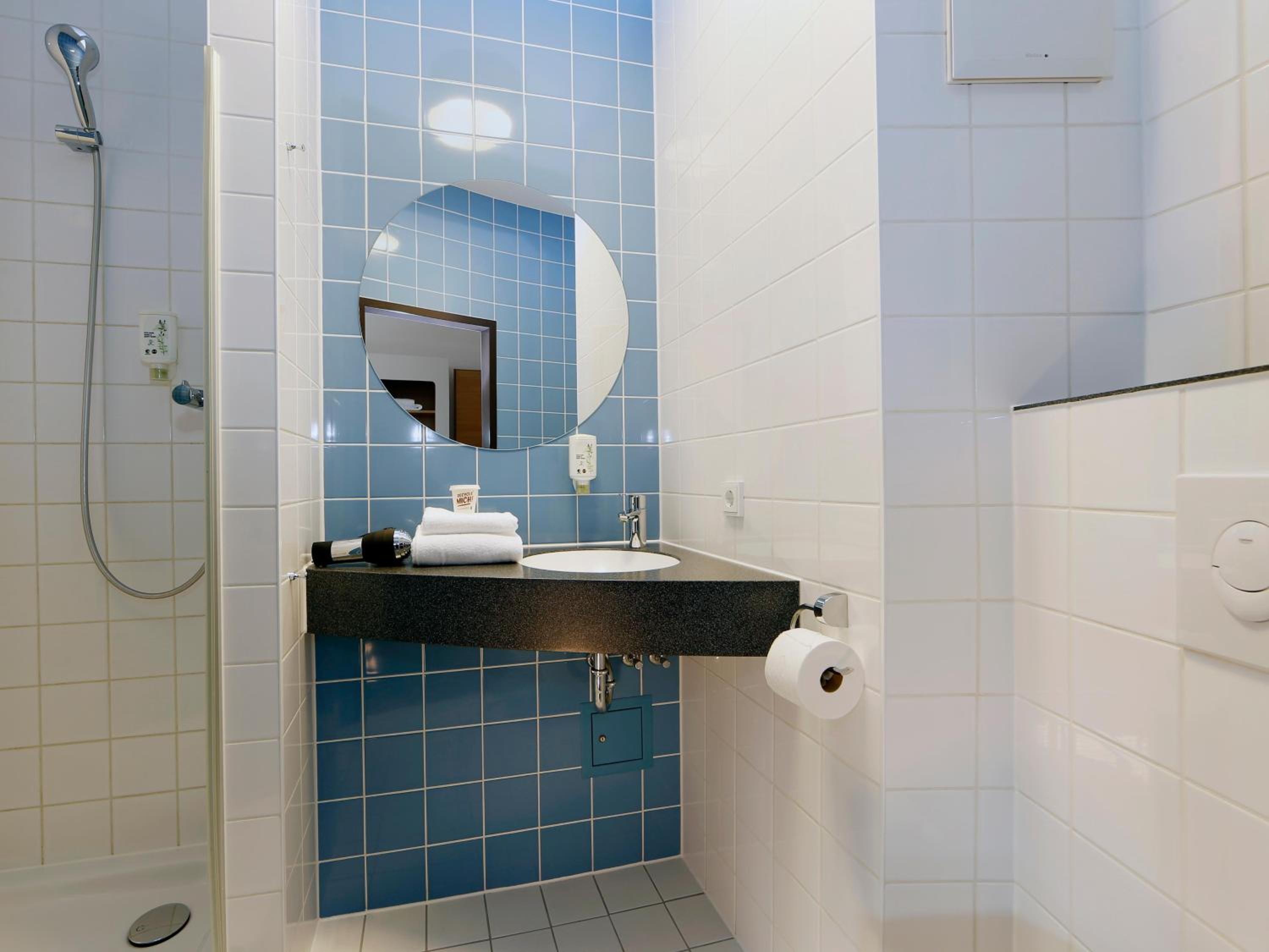 Triple Room with 3 Adults Occupancy (Non Smoking) - Photo 6