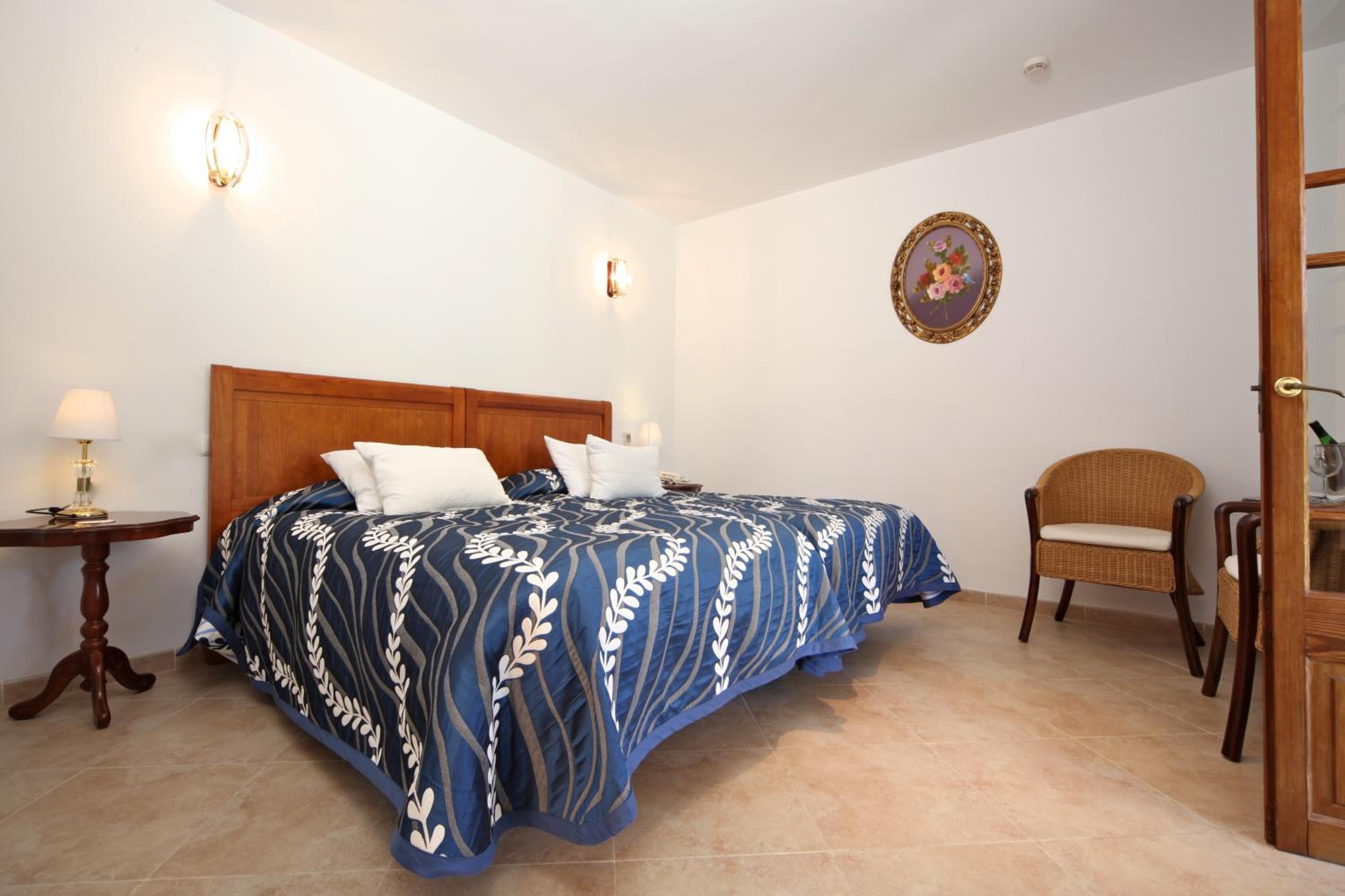 Twin Room with Terrace and Garden View - Photo 1