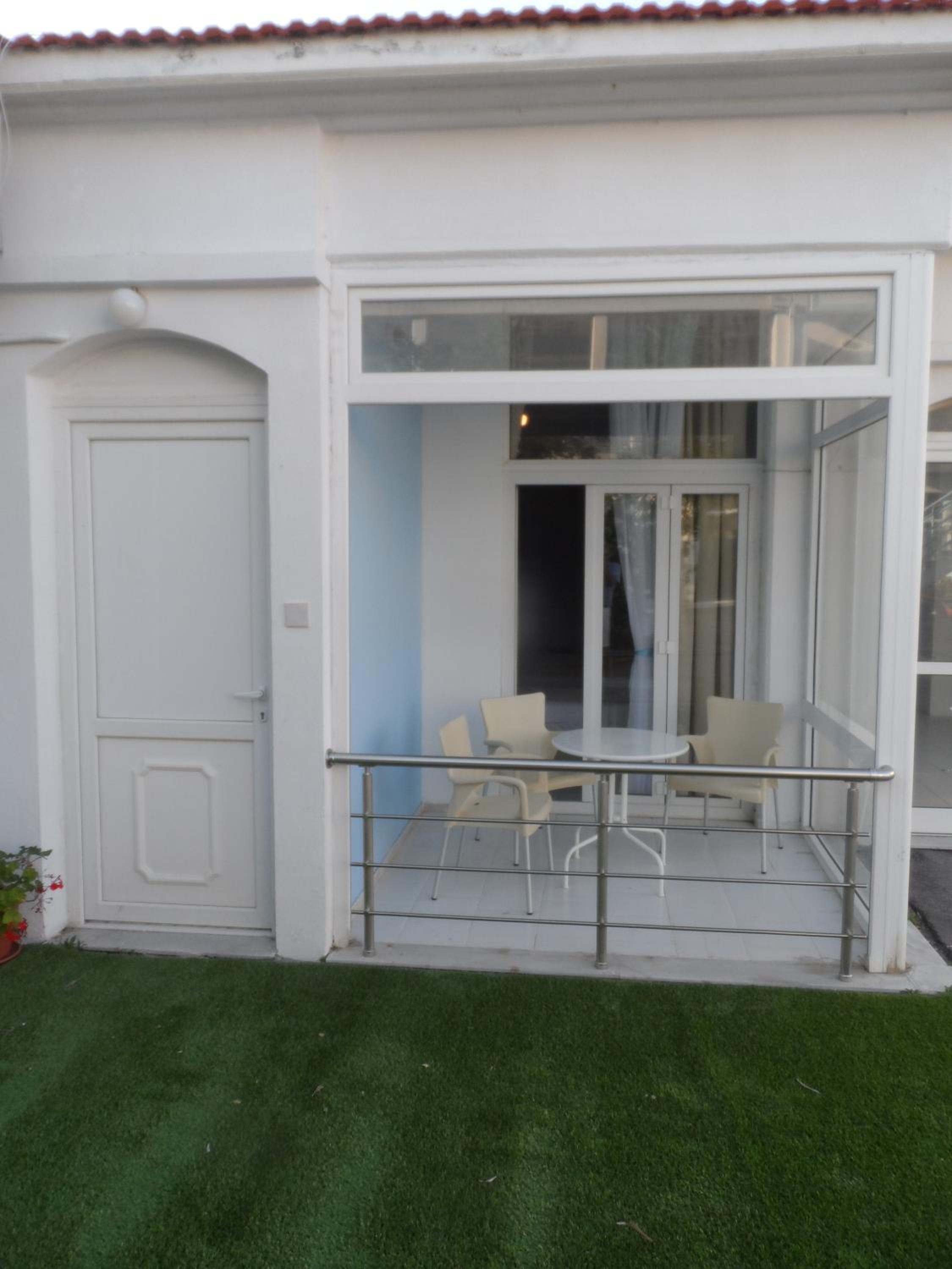 Triple bed Studio with Side Sea View - Photo 8