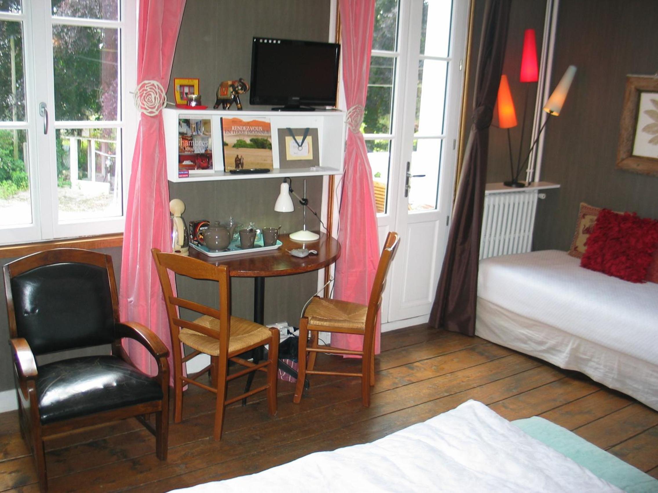 Double Room with Shower photo 2