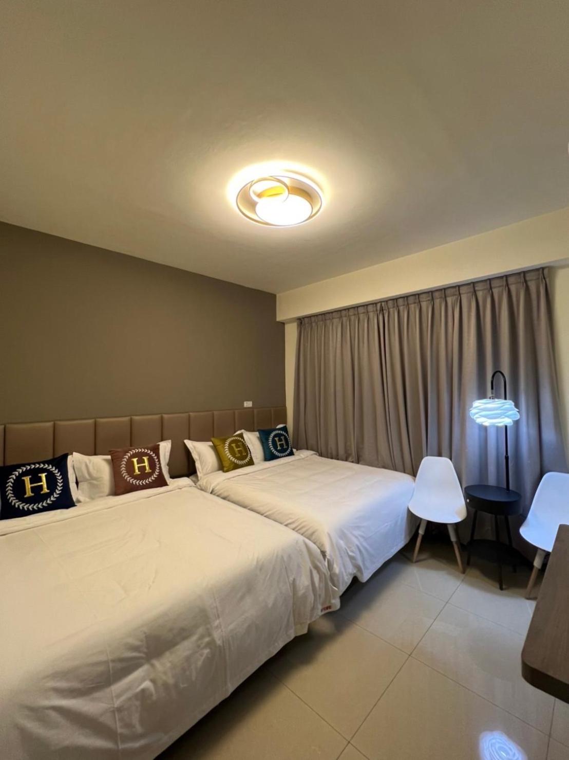 Quadruple Room with Private Bathroom