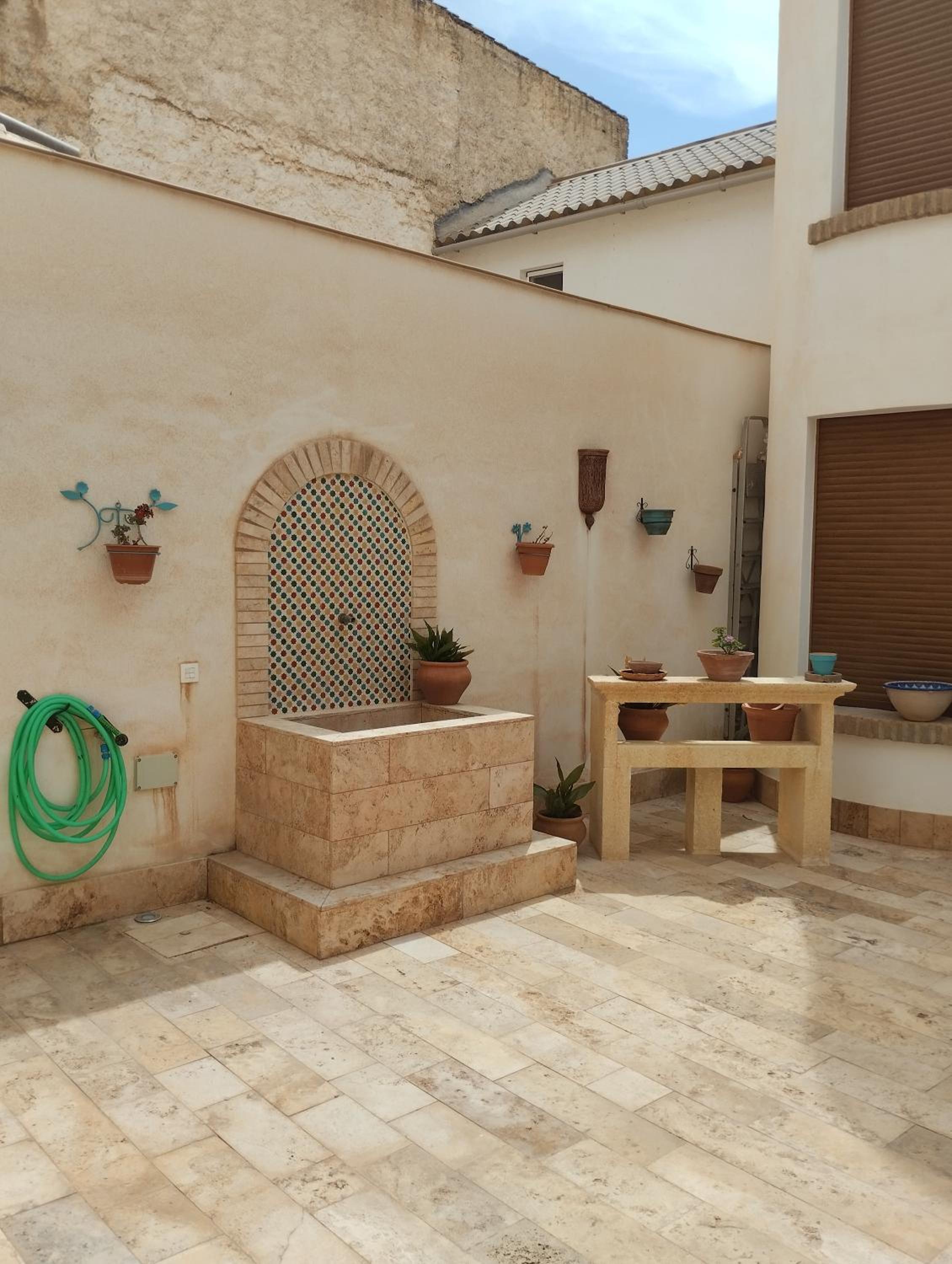 Three-Bedroom Premium Apartment with Balcony photo 2