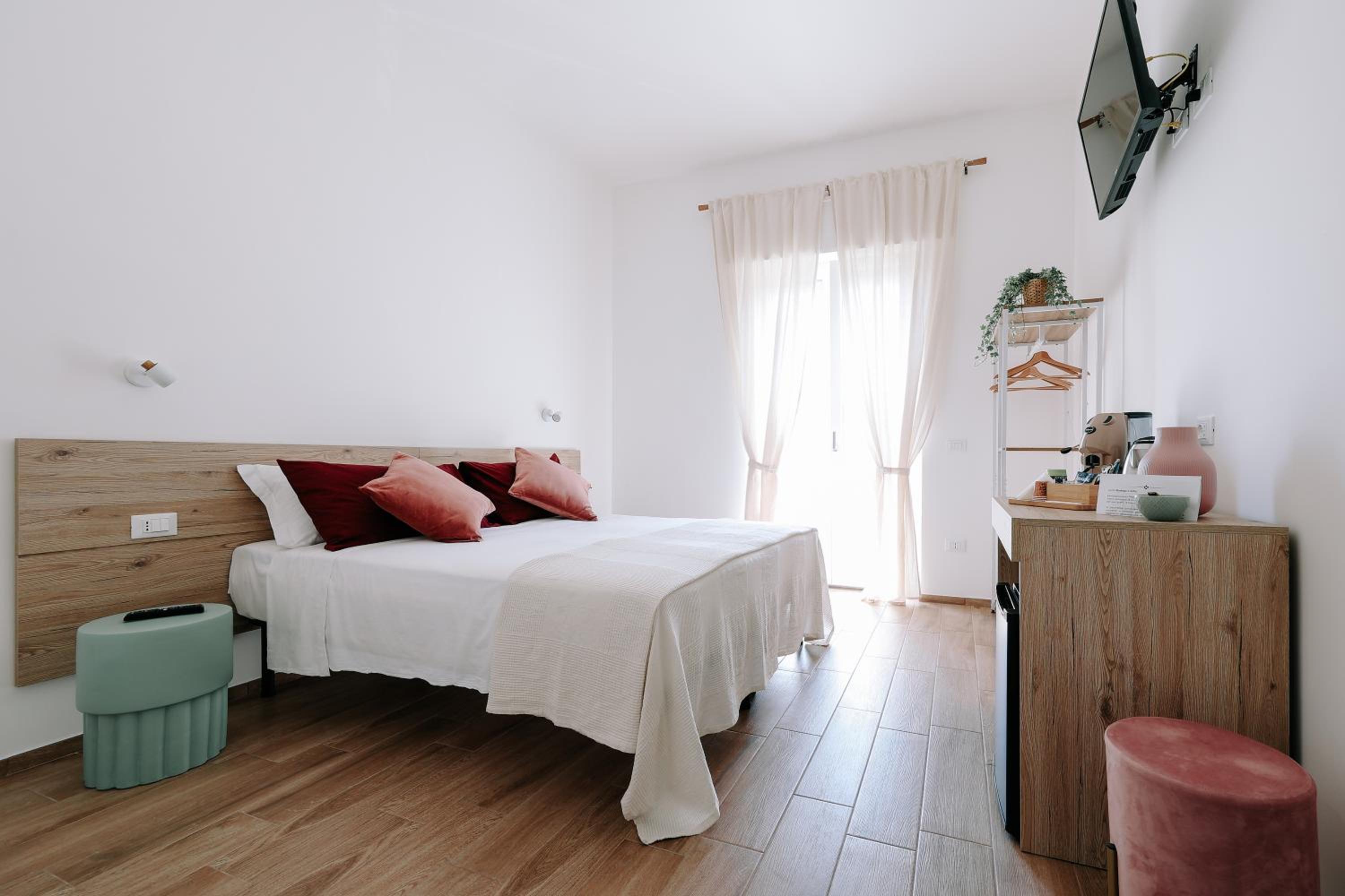 King Room with Balcony photo 1