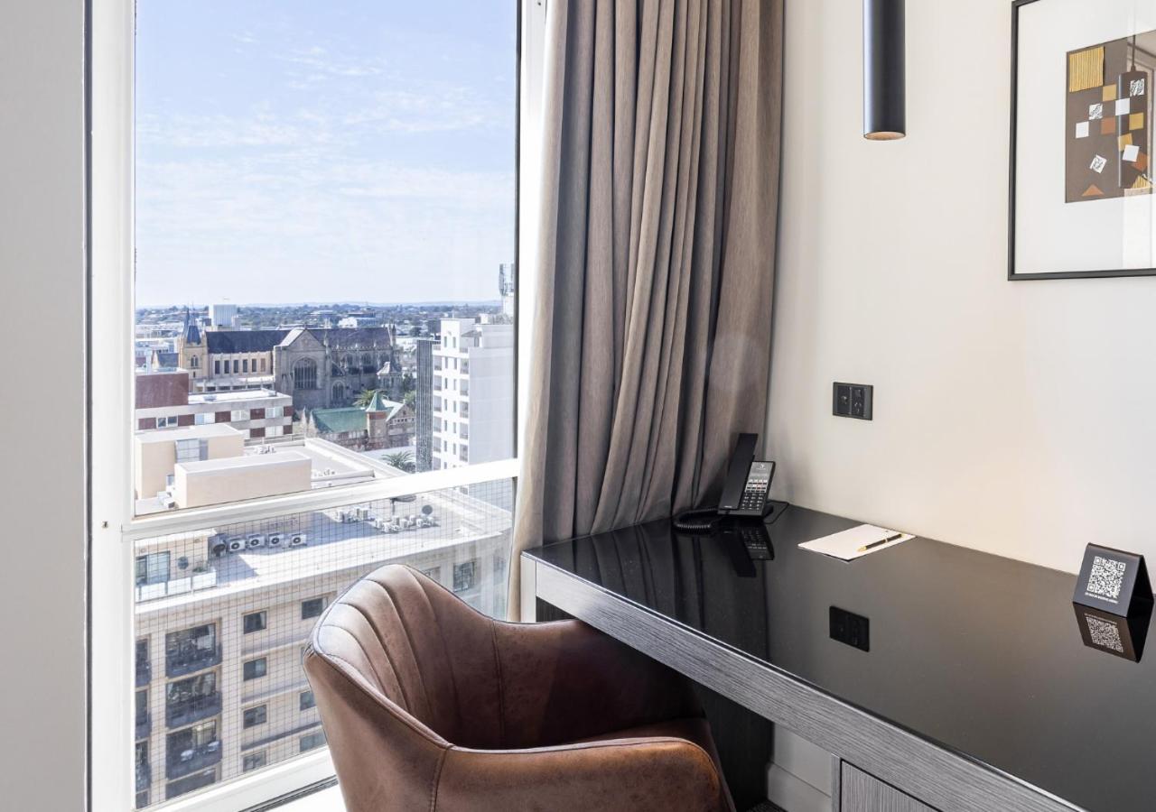 Deluxe King Room - Photo 5