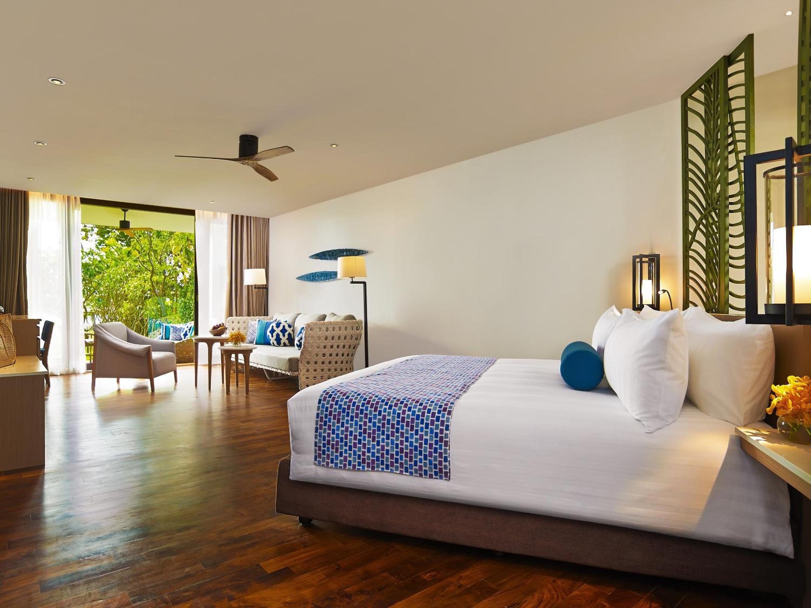 Junior Suite with Ocean View photo 3
