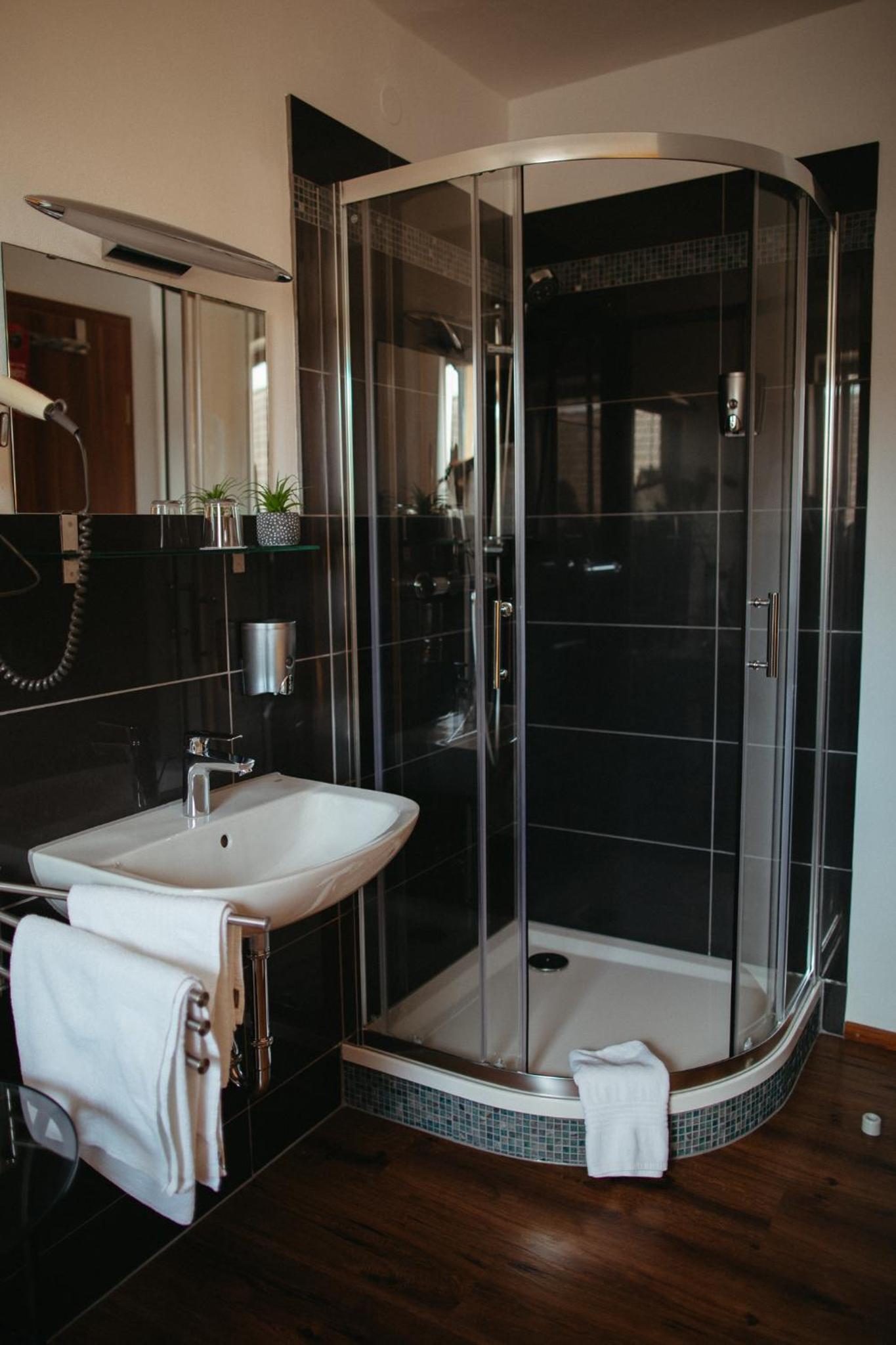 Single Room with Shared Toilet photo 3