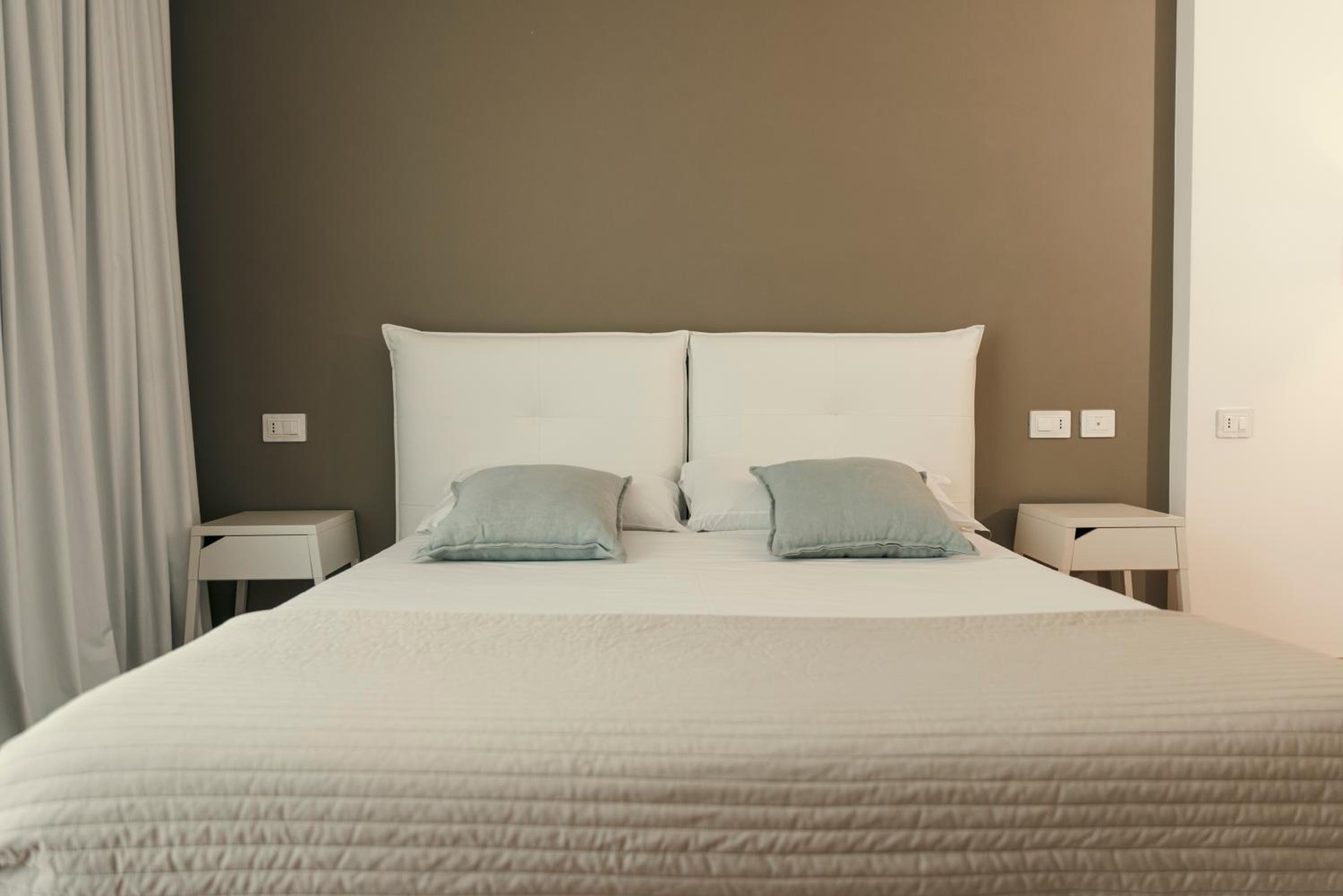 Superior Double Room with Balcony - Photo 2