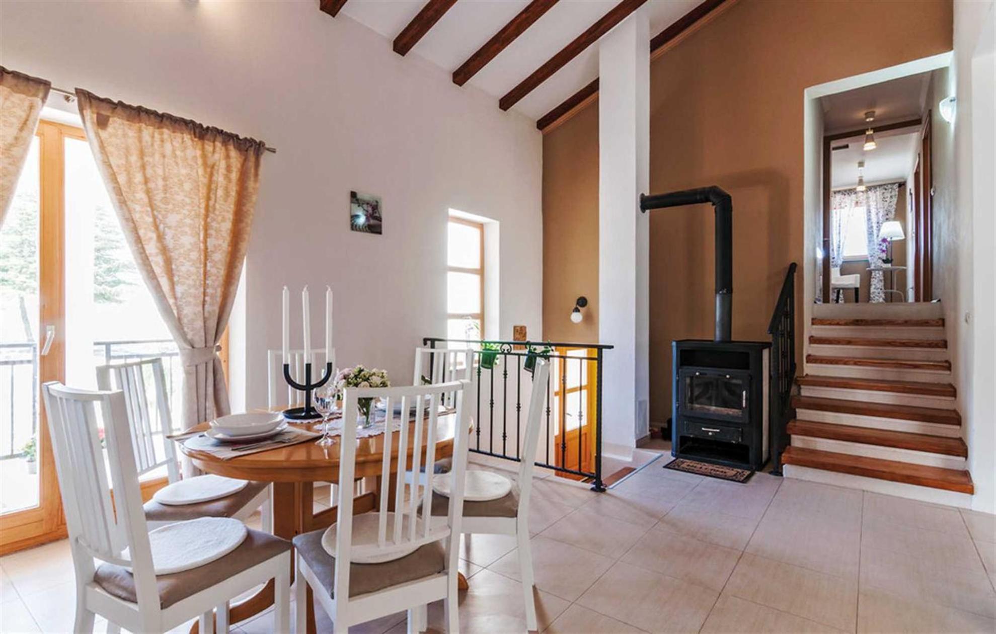 Four-Bedroom House photo 2