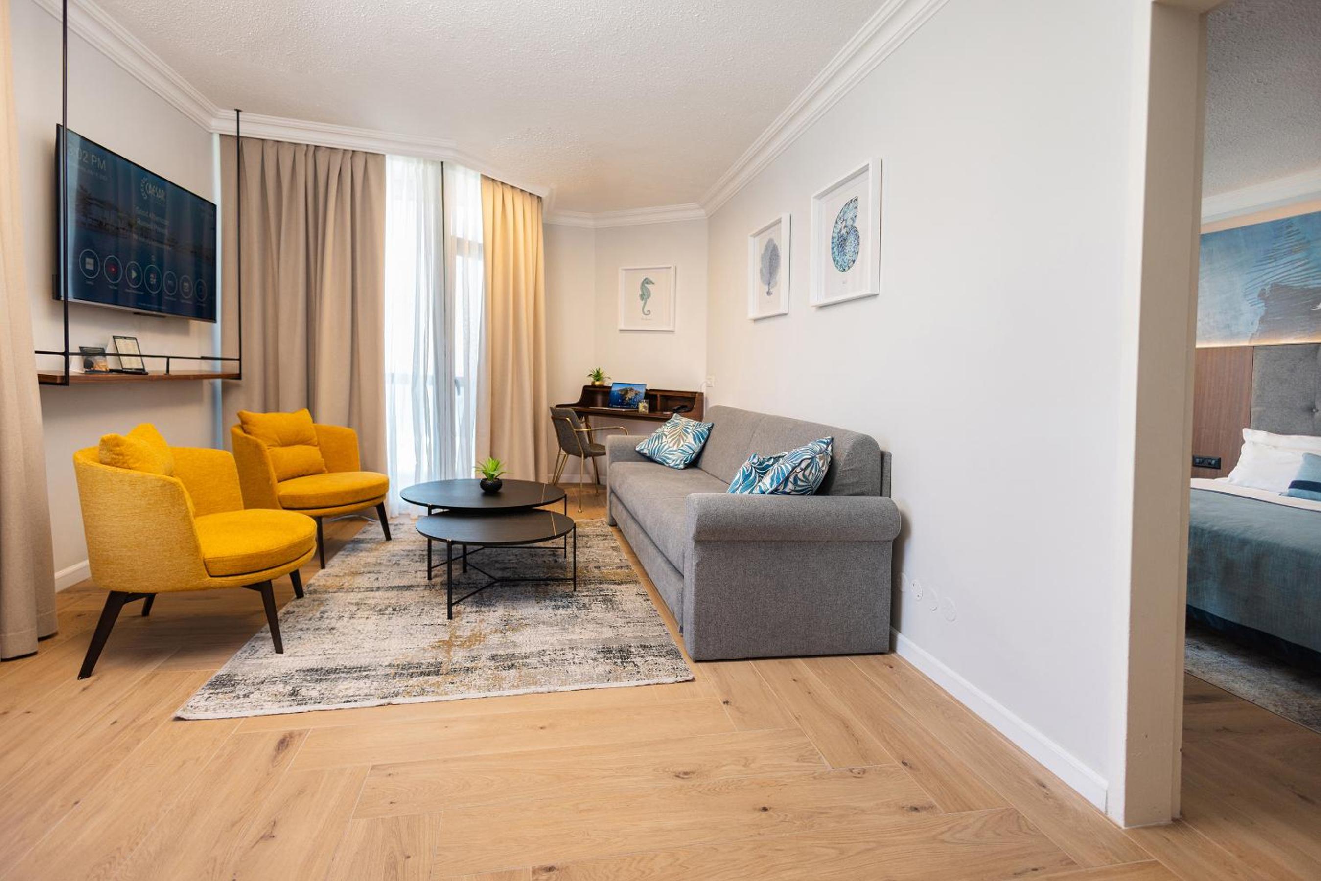 Suite with Lake View photo 3