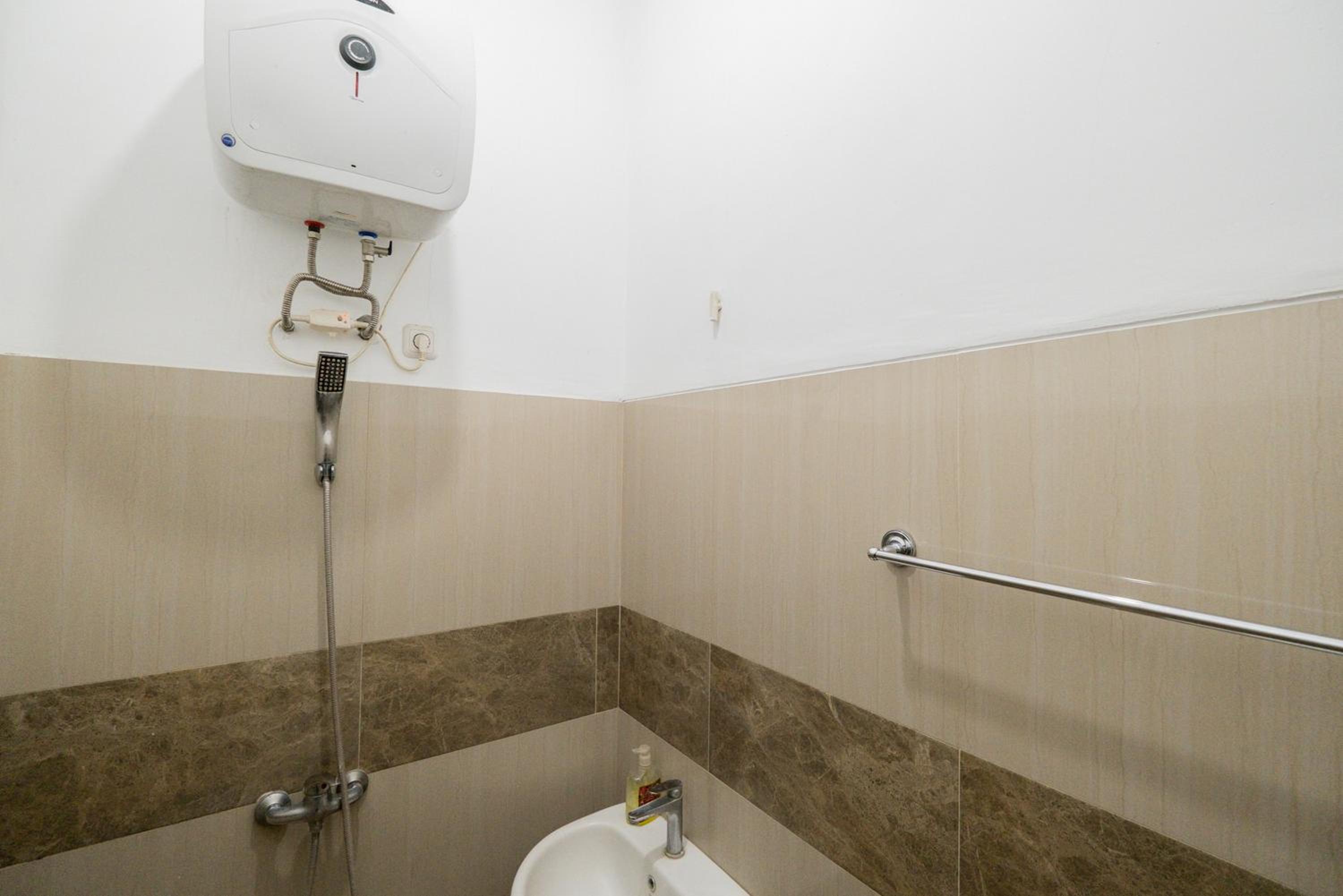 Double Room - Photo 12