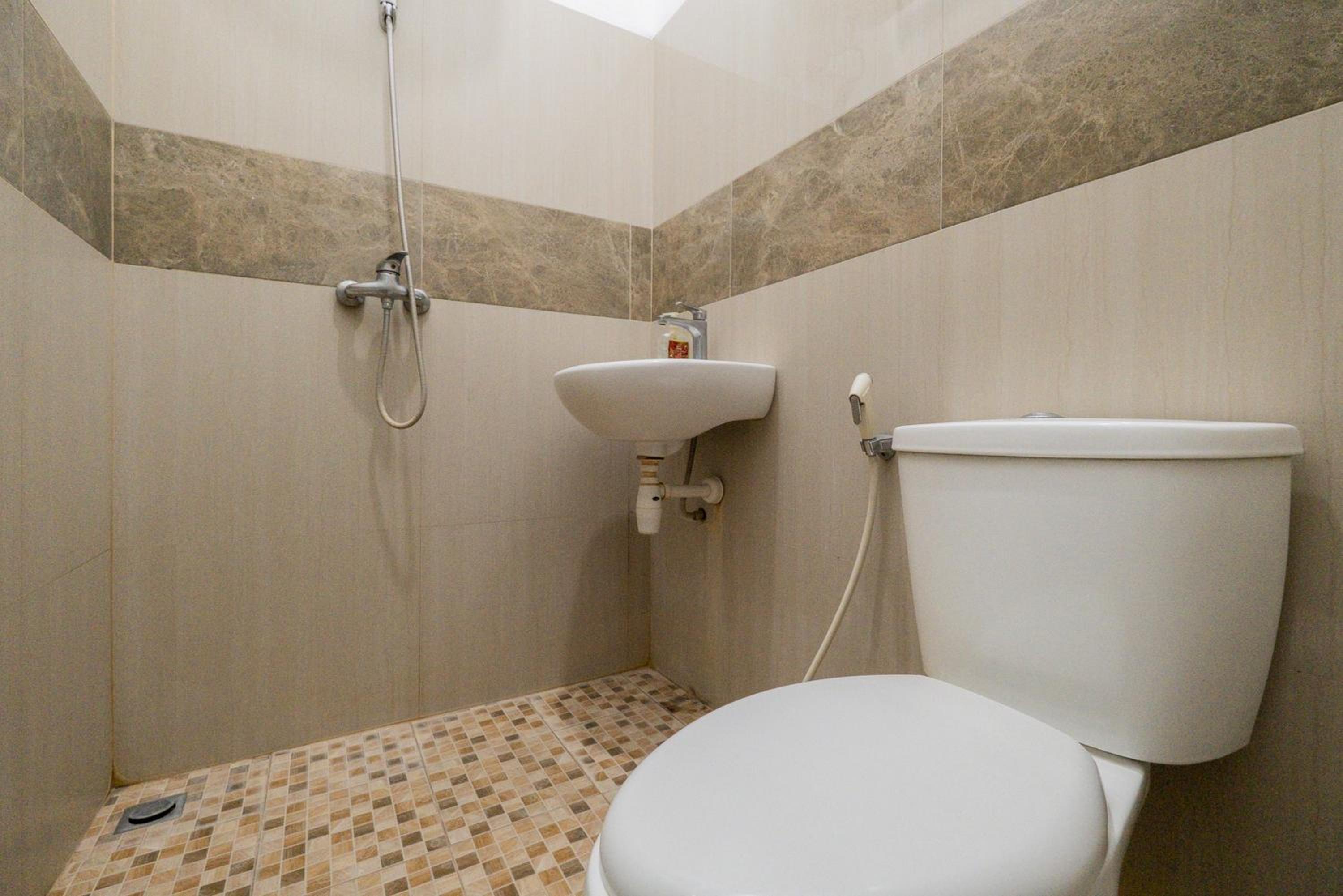 Double Room - Photo 9
