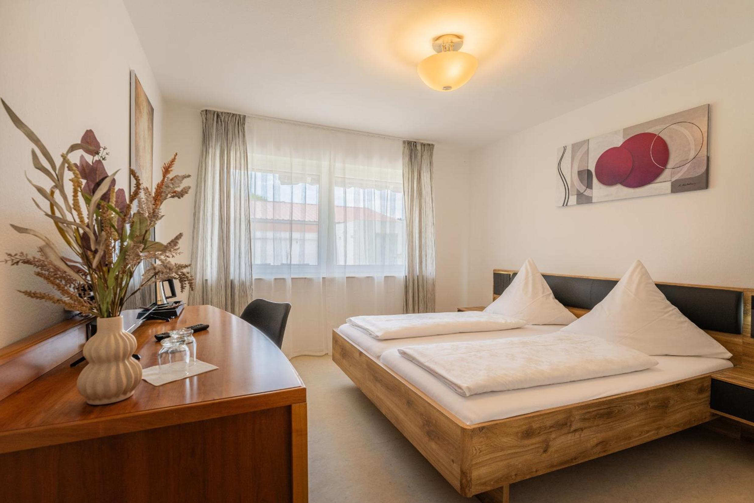 Double or Twin Room - Photo 9