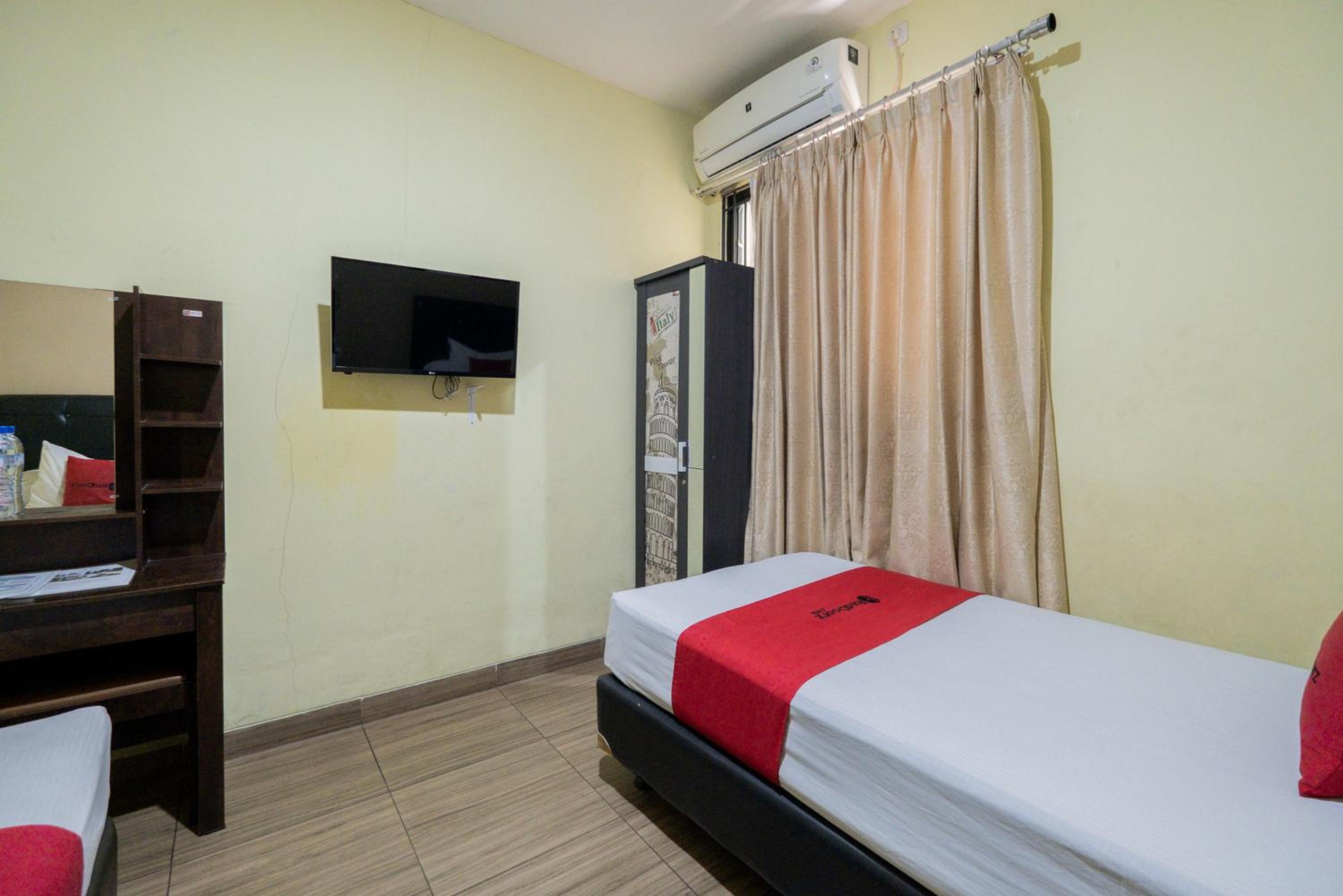 Twin Room - Photo 3