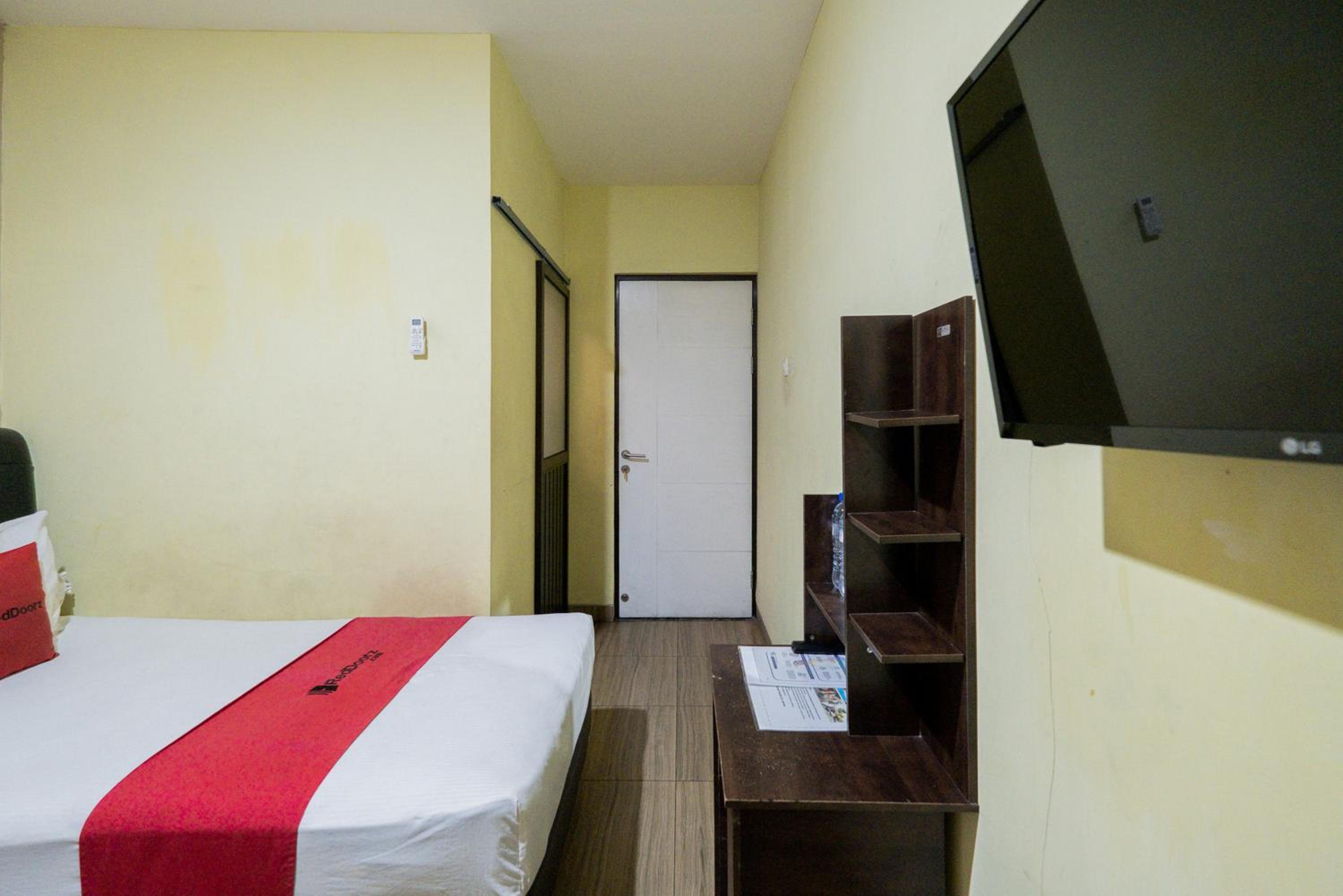 Twin Room - Photo 2
