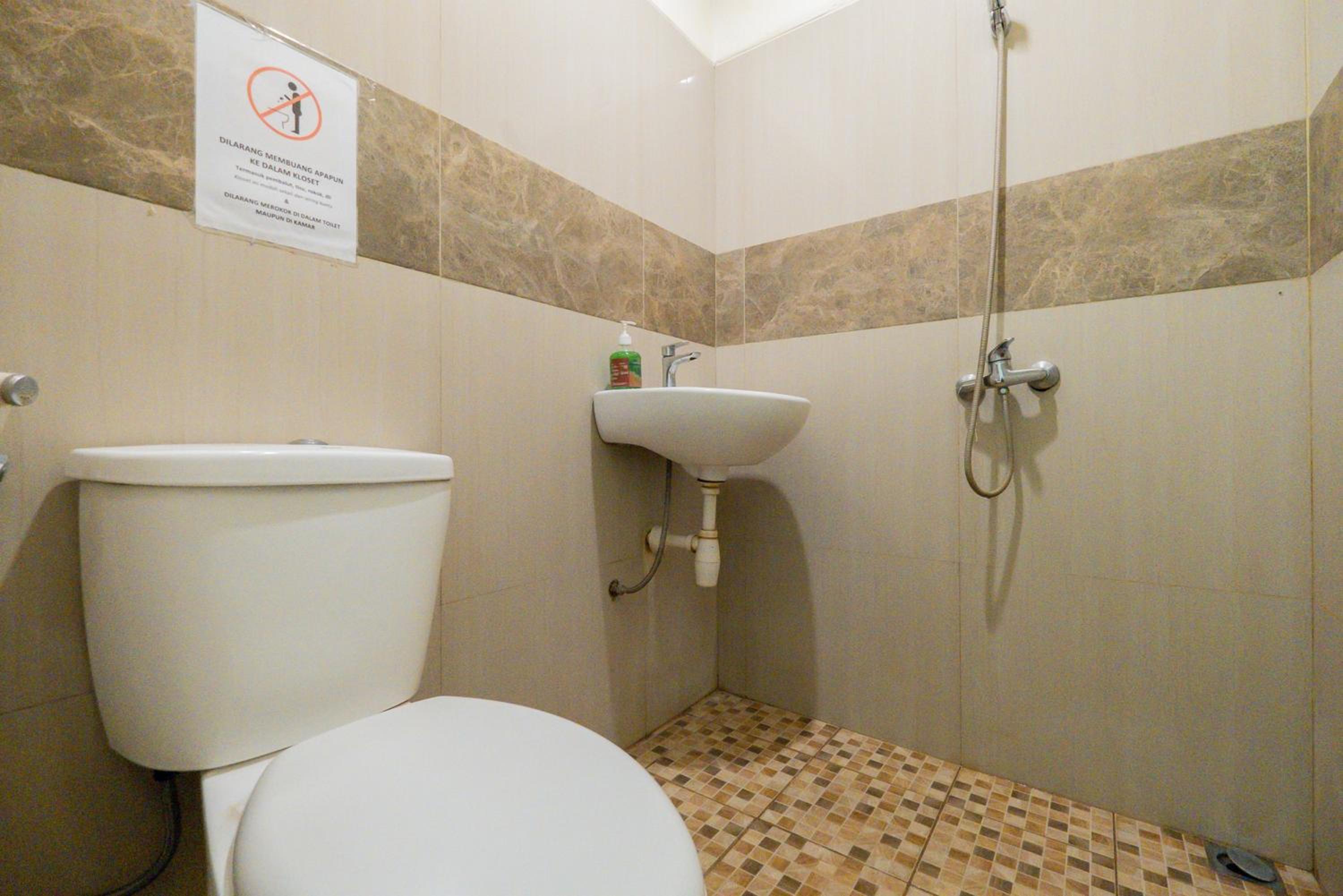 Twin Room - Photo 5