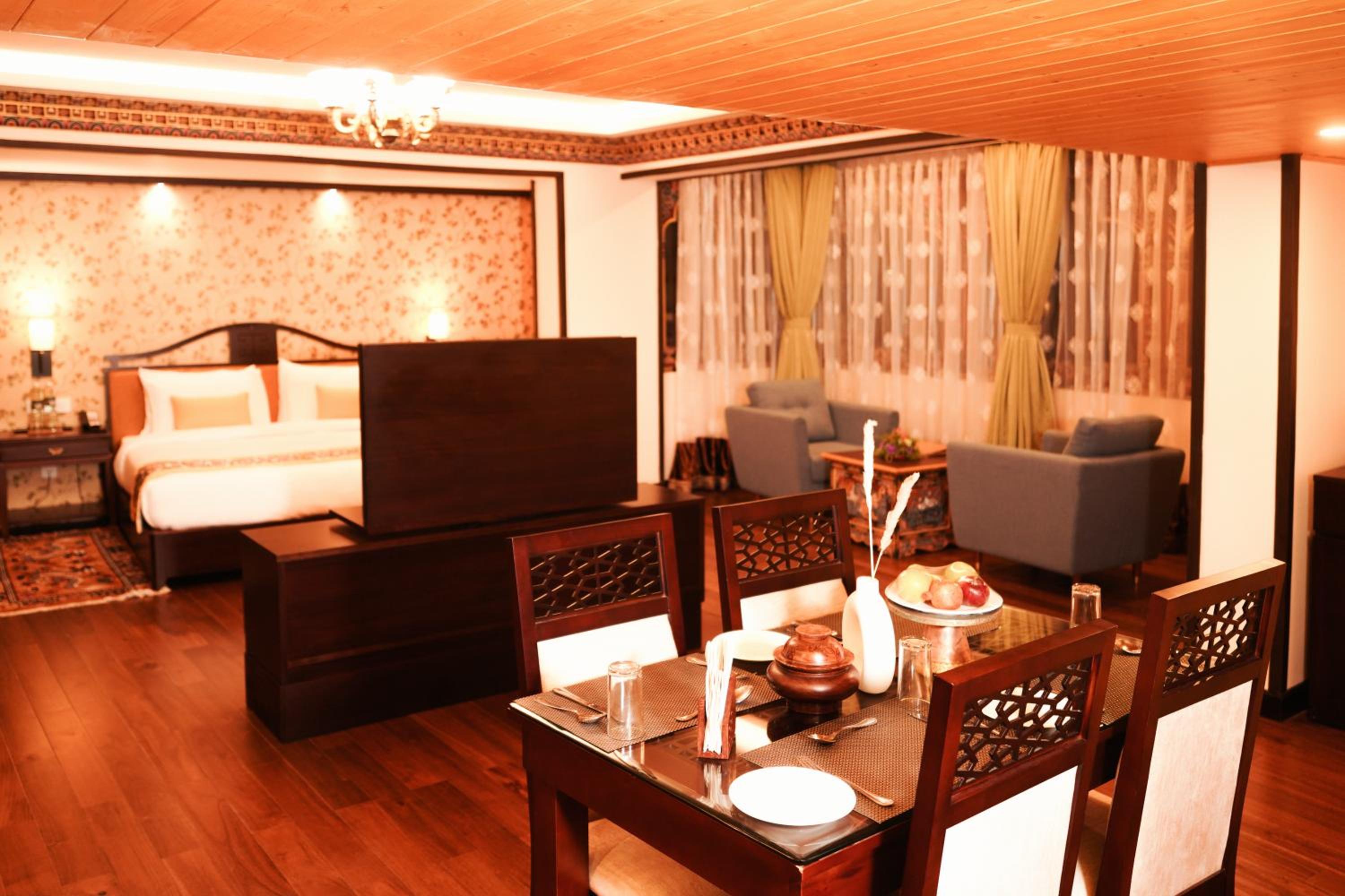 Suite with Mountain View photo 2