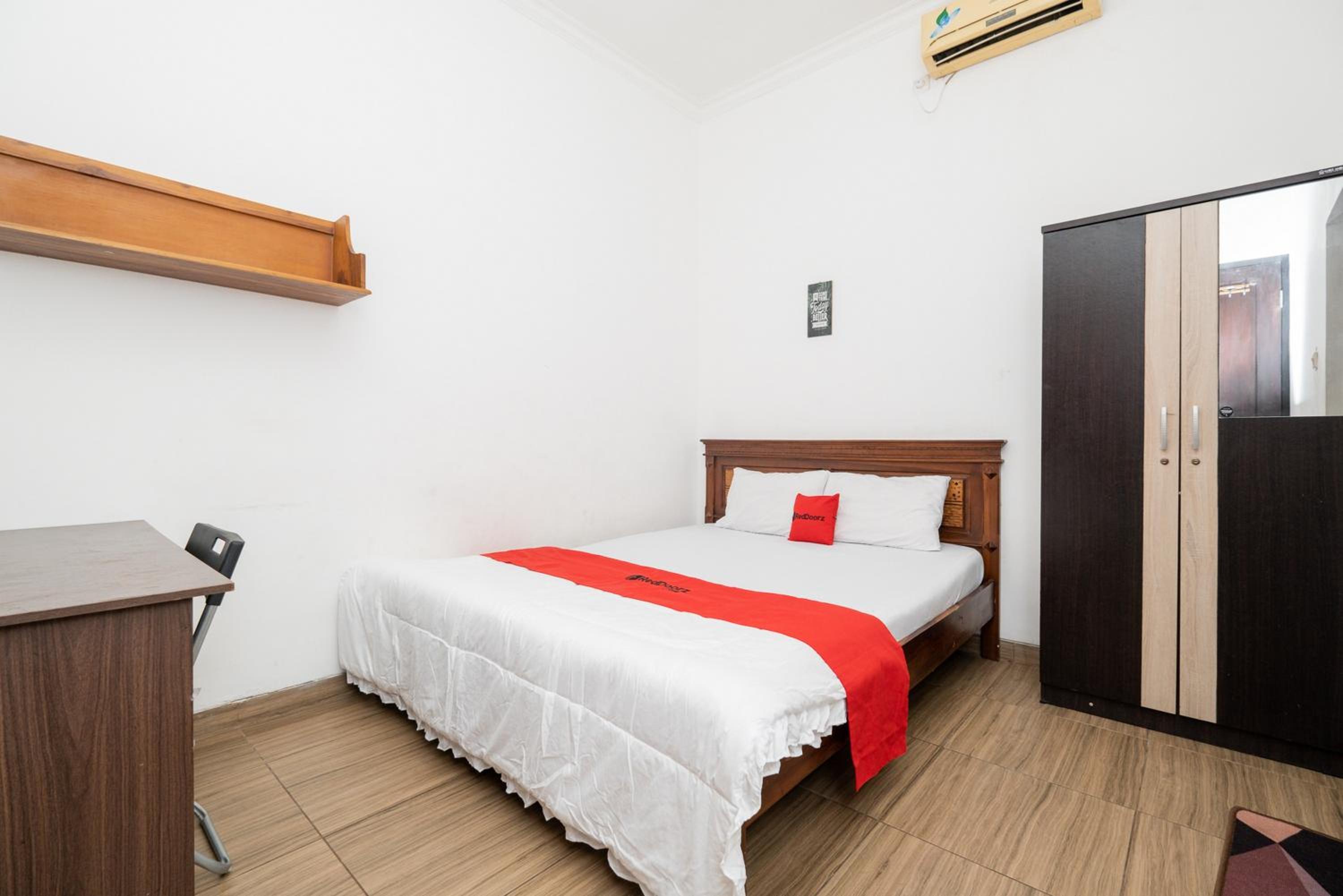 Standard Double Room - Photo 10