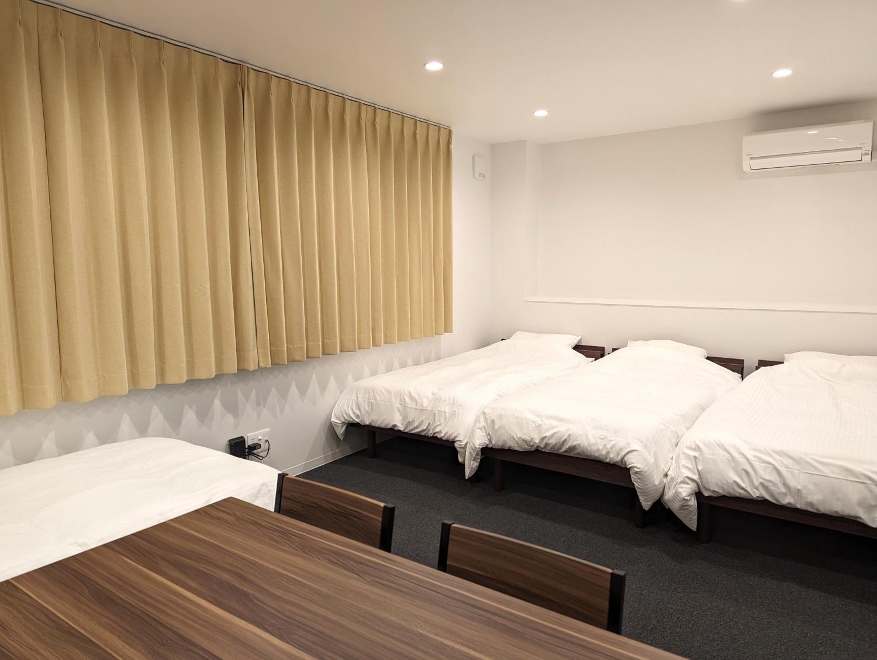 Superior Quadruple Room - Photo 18