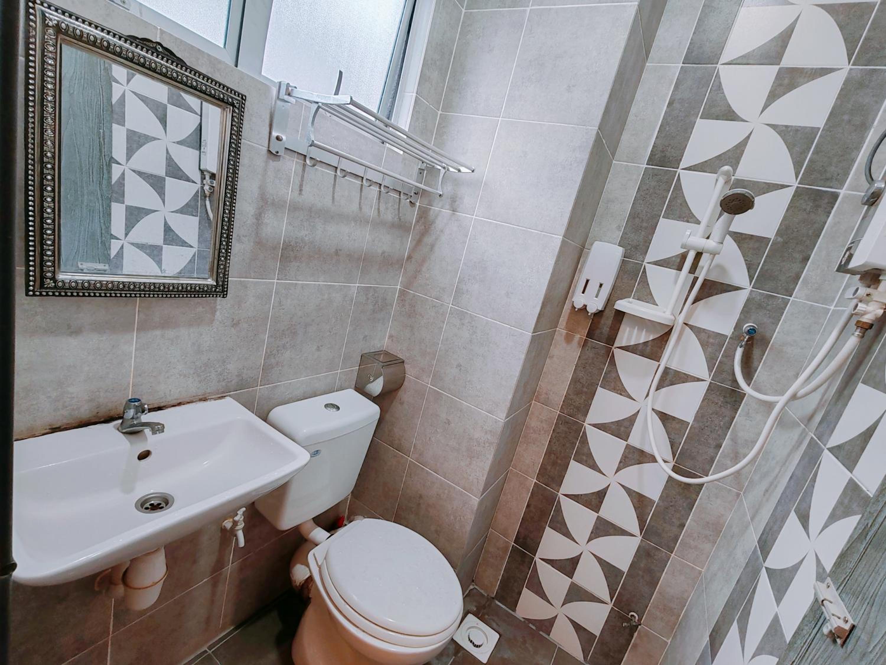 Three-Bedroom Apartment - Photo 6