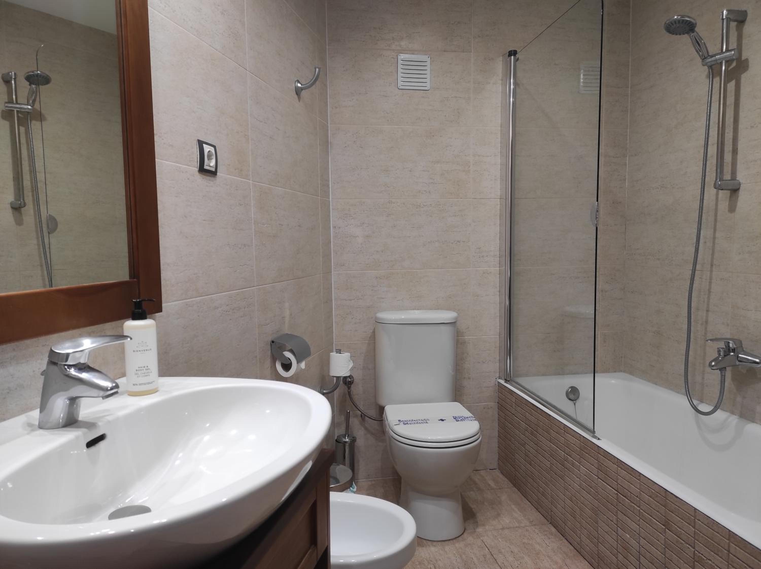 Standard Triple Room with Balcony photo 2