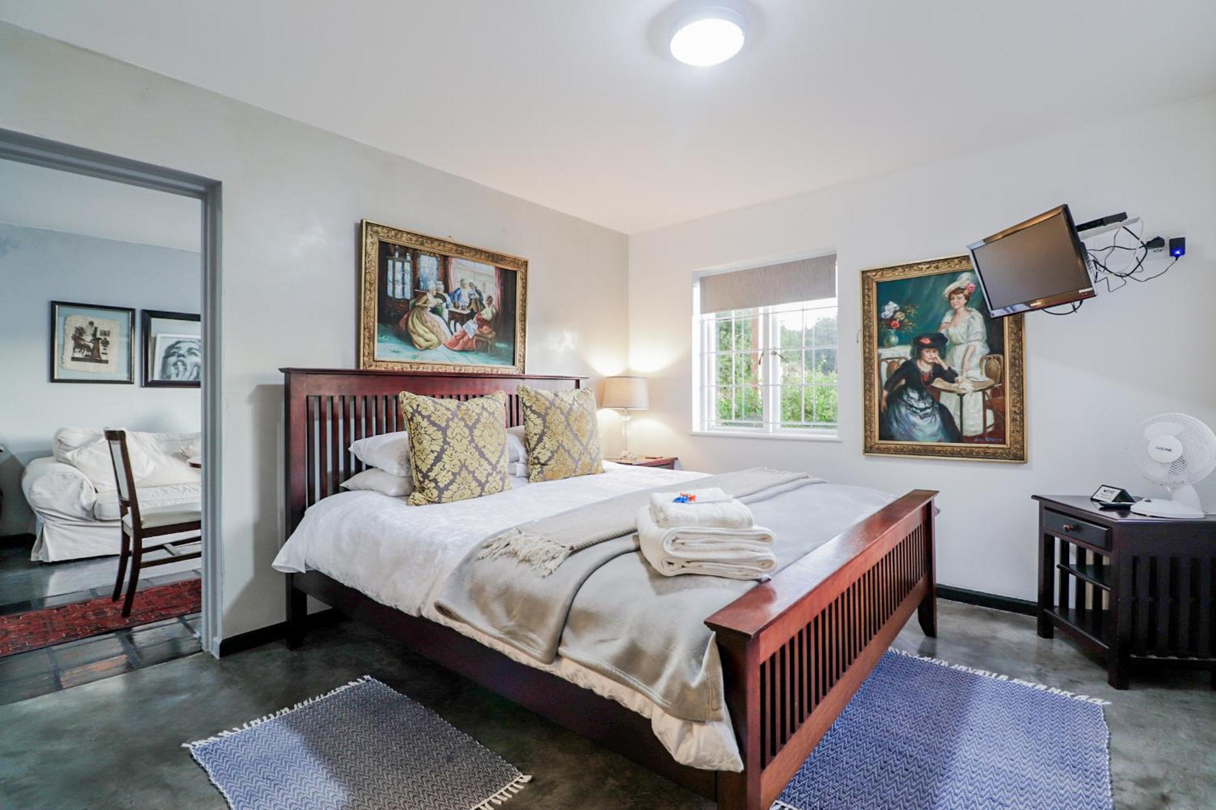 One-Bedroom Suite - Photo 23