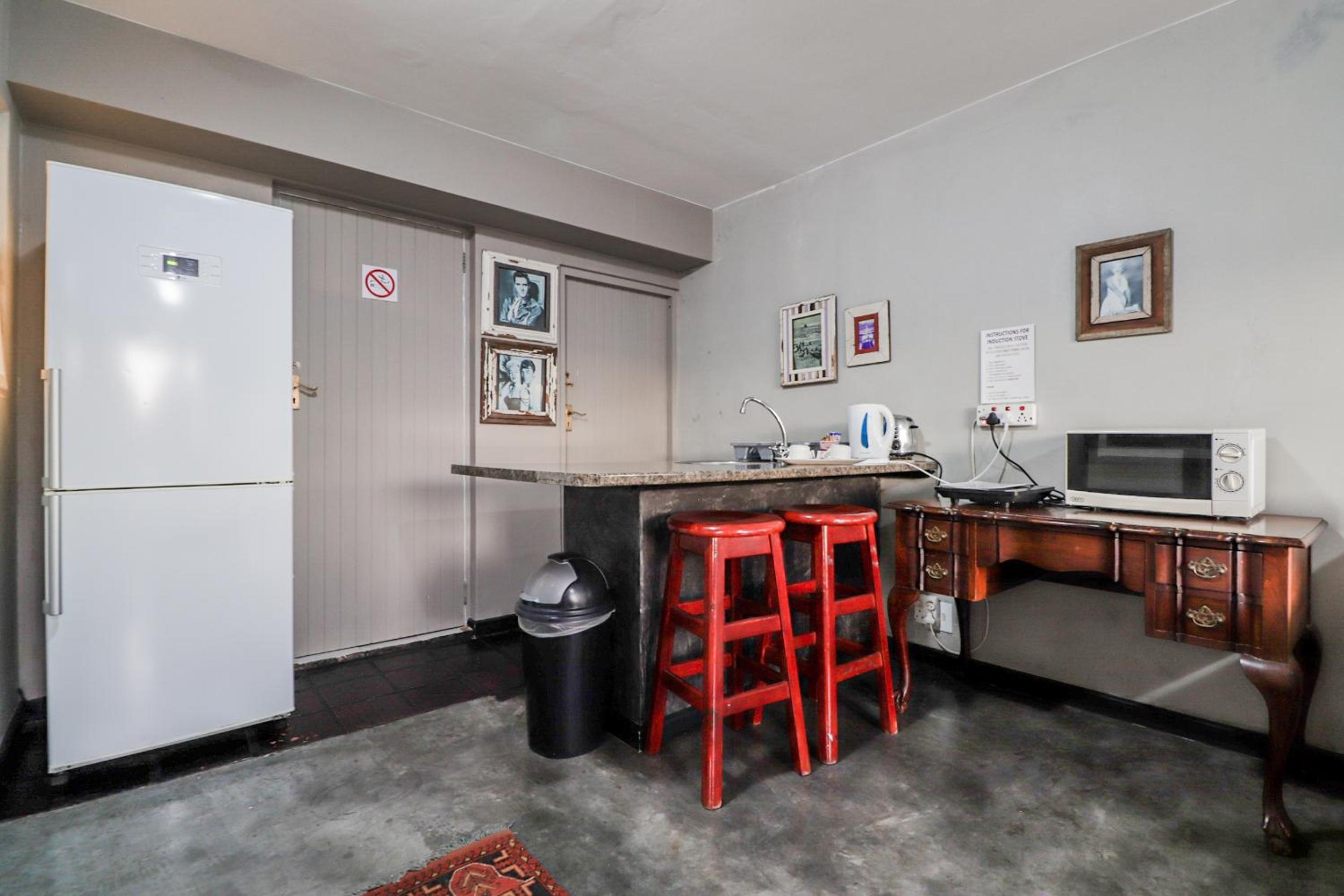 One-Bedroom Suite - Photo 25