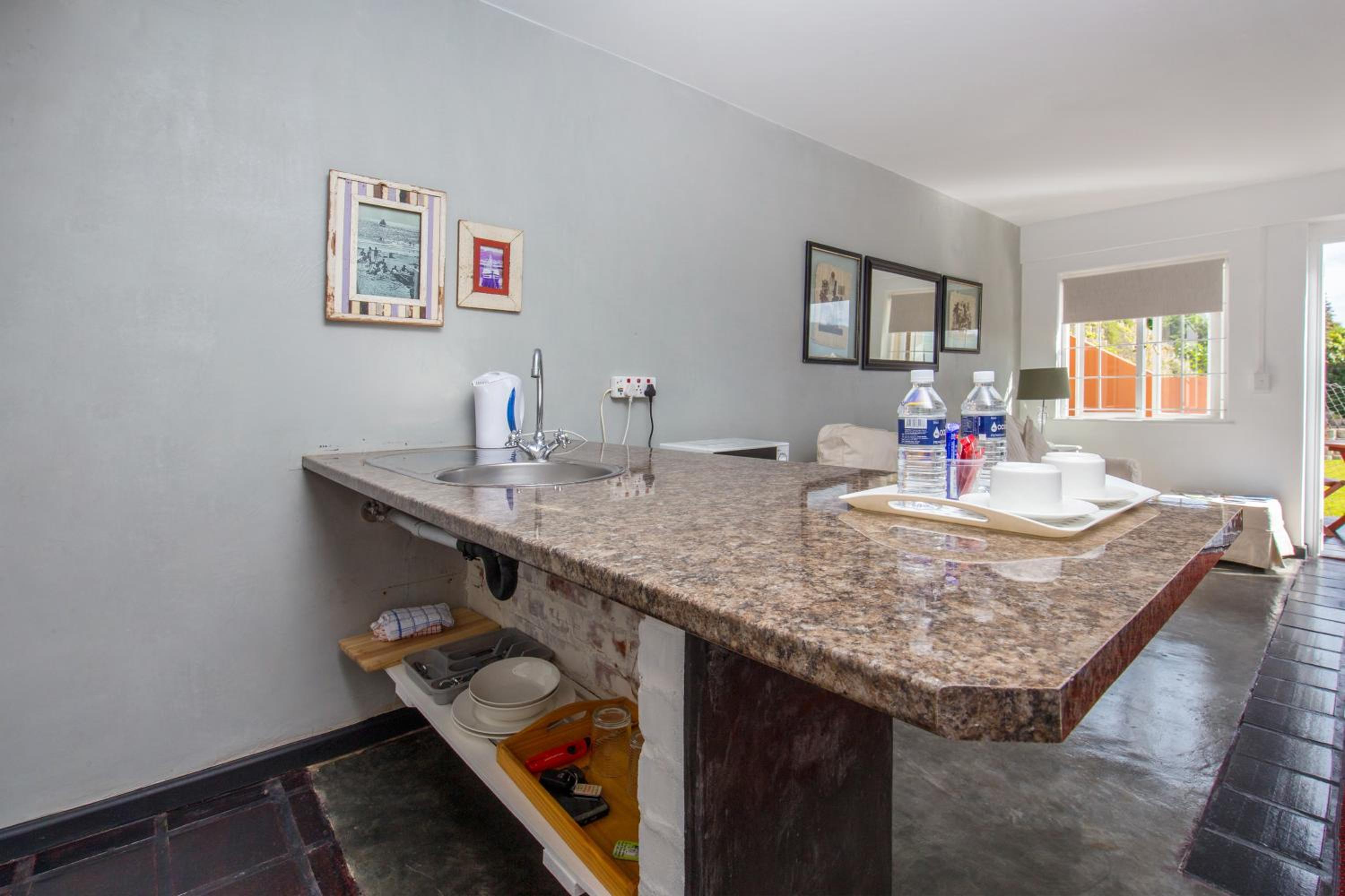 One-Bedroom Suite - Photo 27