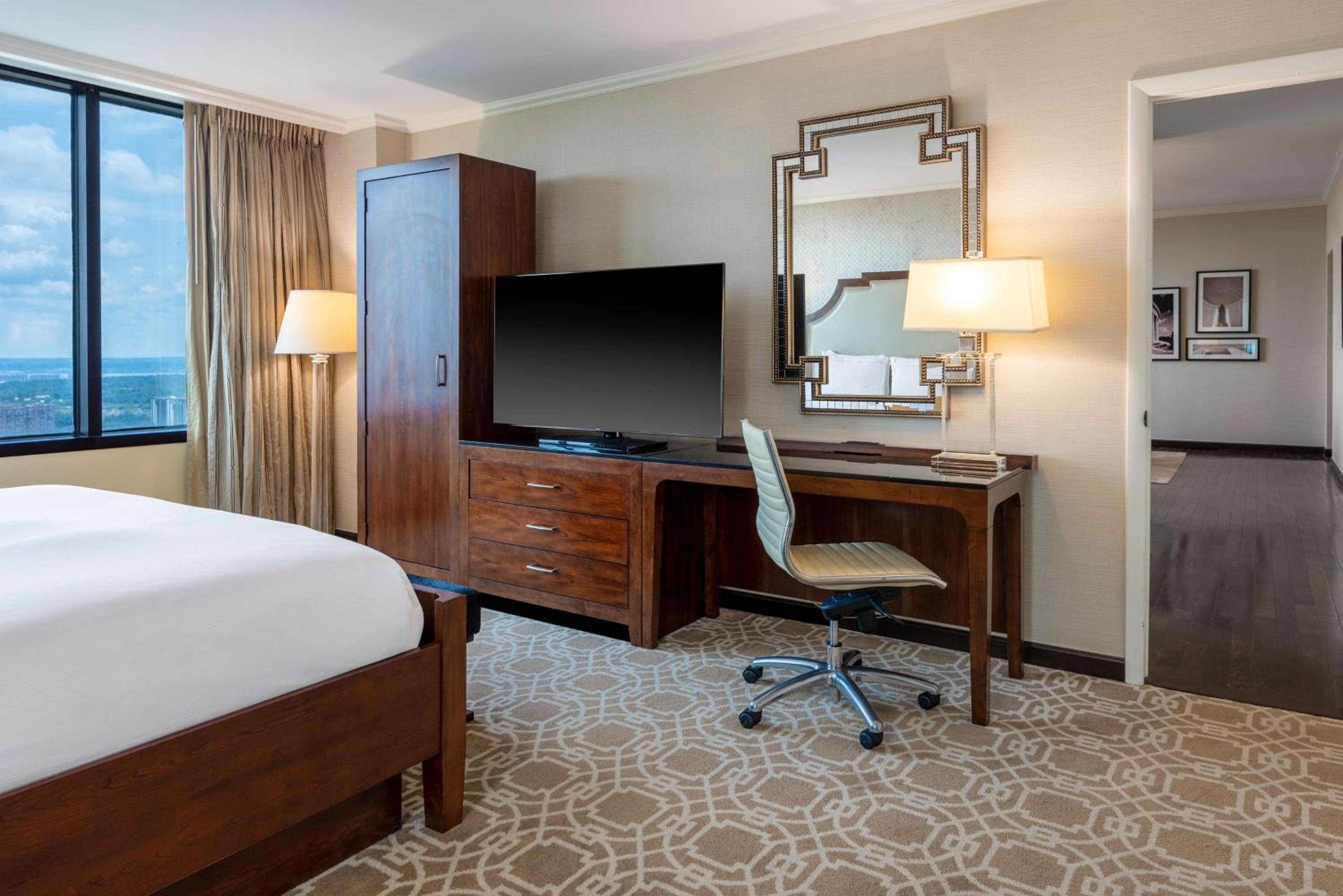 Presidential Room Two Queen Beds photo 2