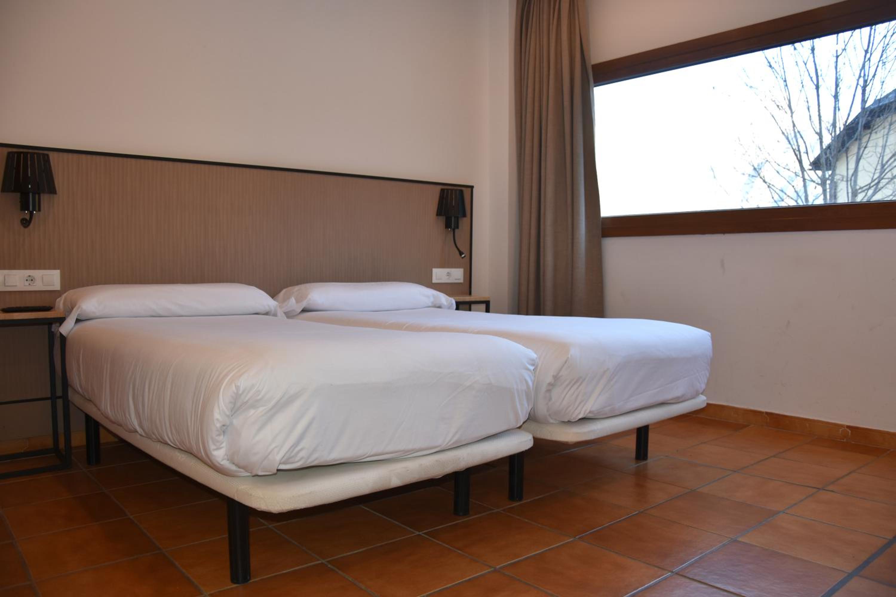 Economy Quadruple Room photo 2
