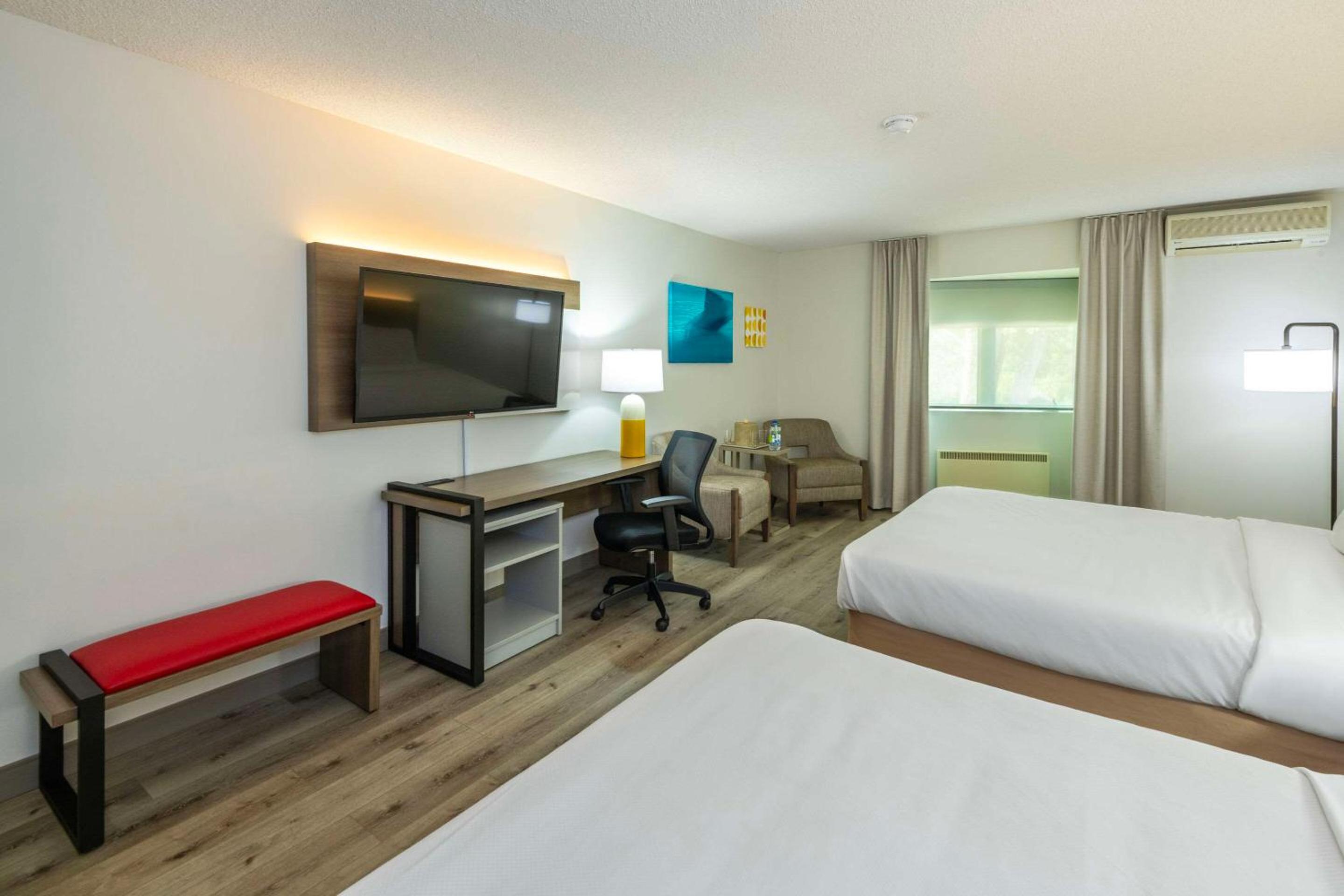 Business Queen Room with Two Queen Beds