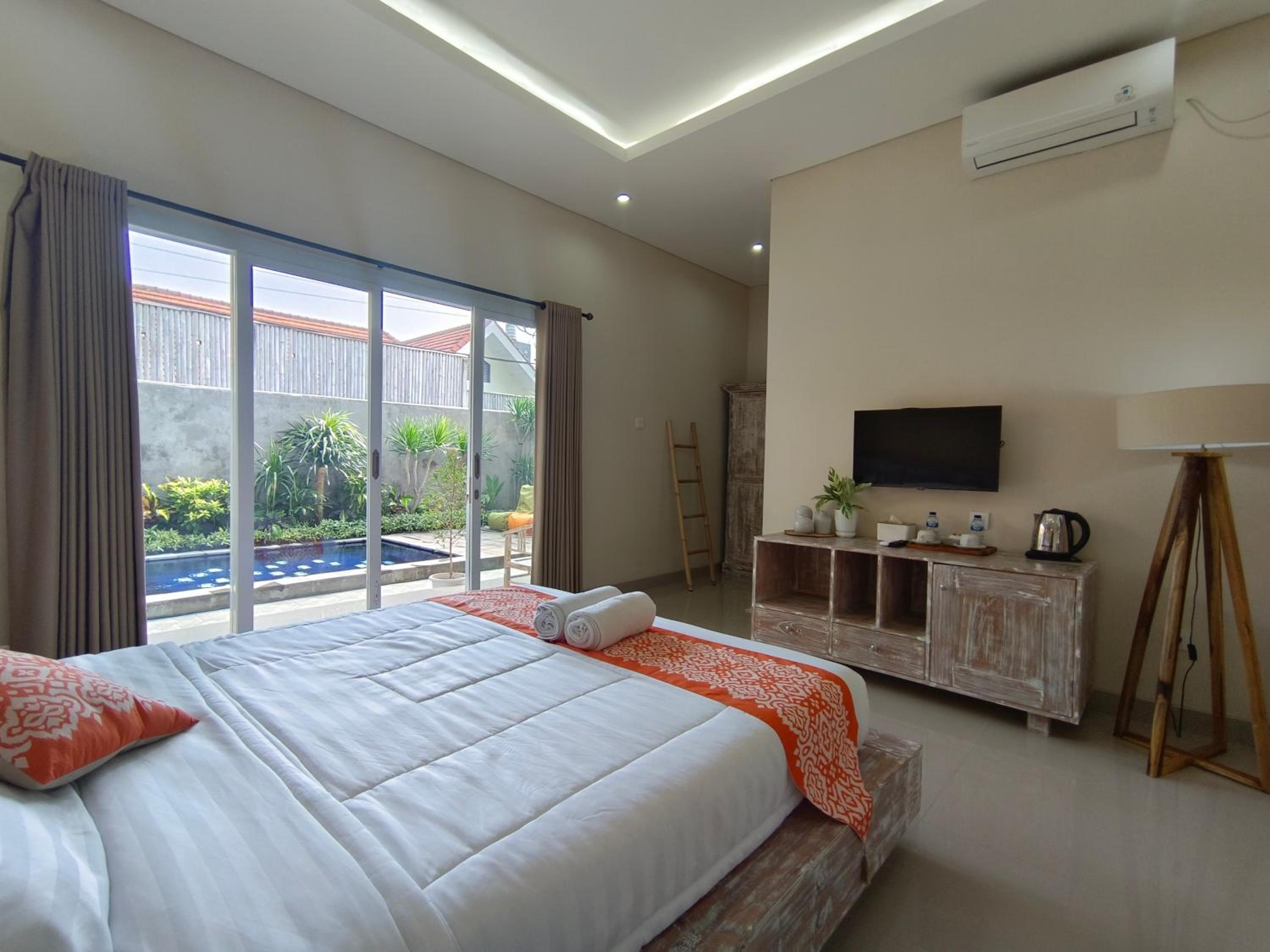 Double Room with Pool View - Photo 30