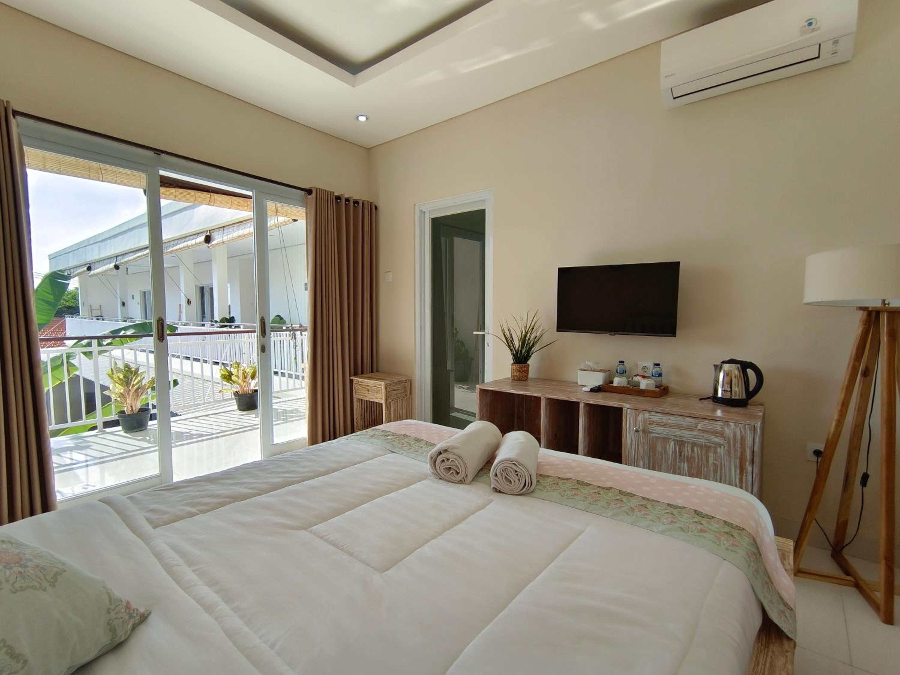 Double Room with Pool View - Photo 27