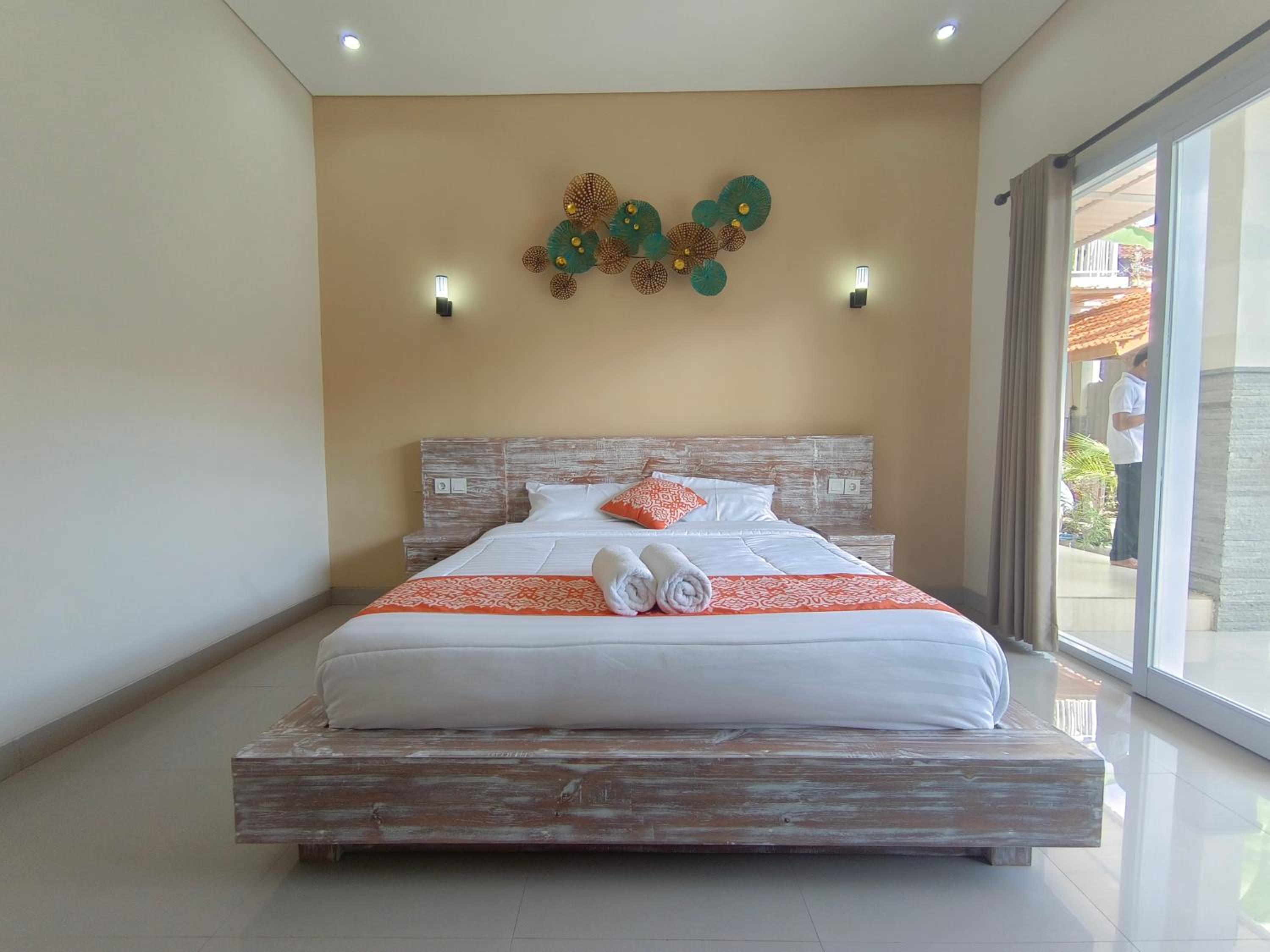 Double Room with Pool View - Photo 1