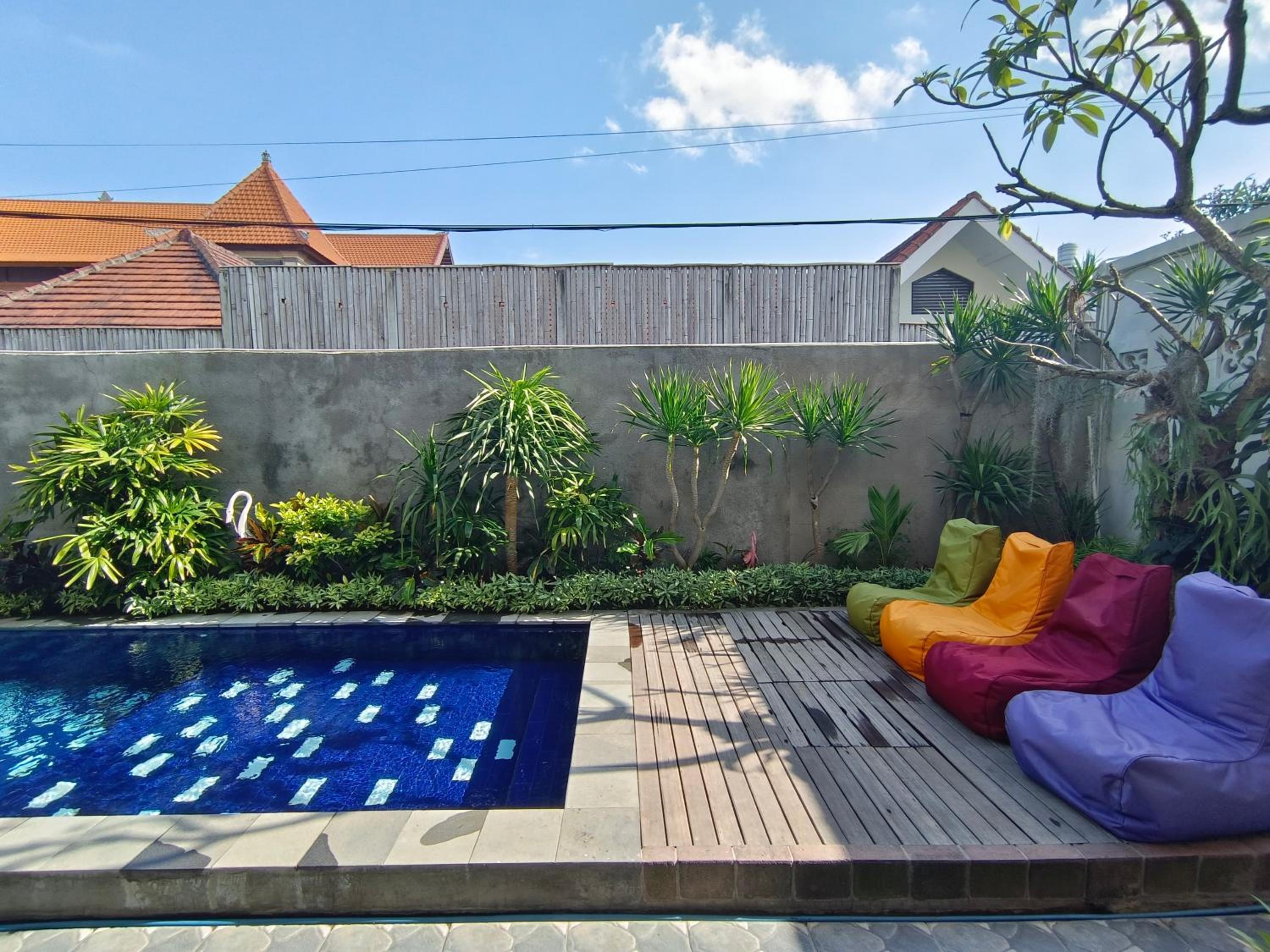 Double Room with Pool View - Photo 16