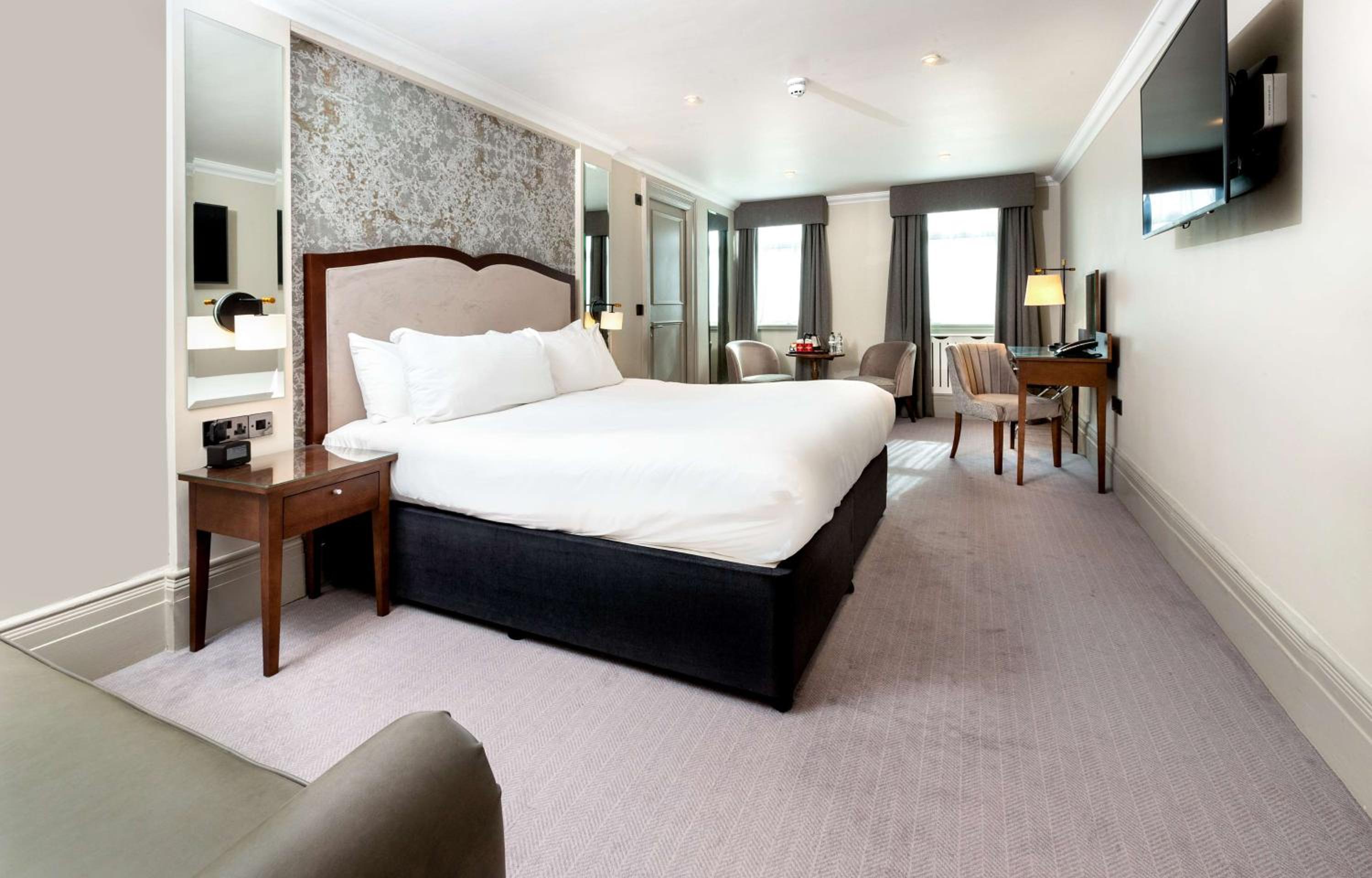 Superior King Guest Room - Photo 4