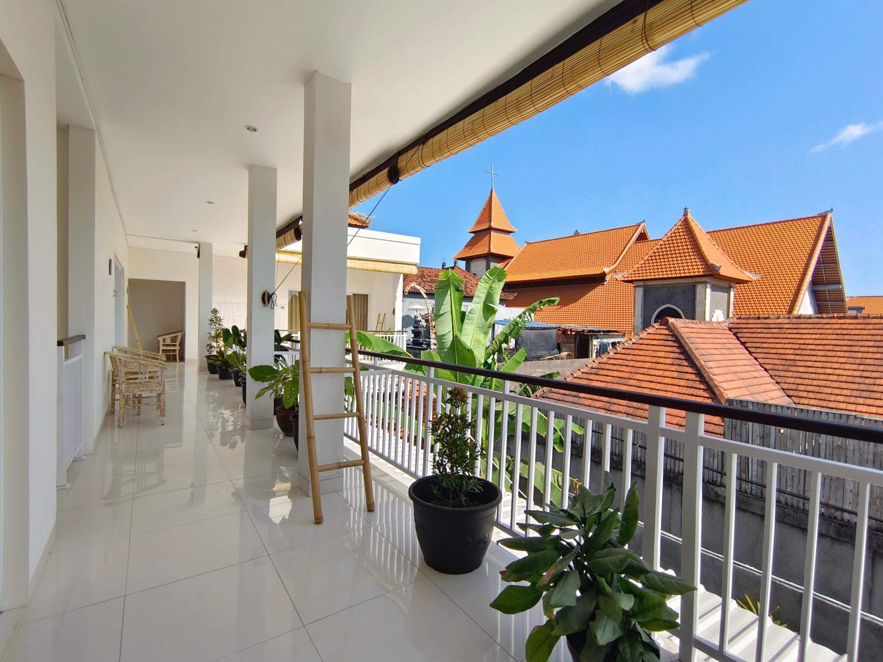 Double Room with Pool View - Photo 11