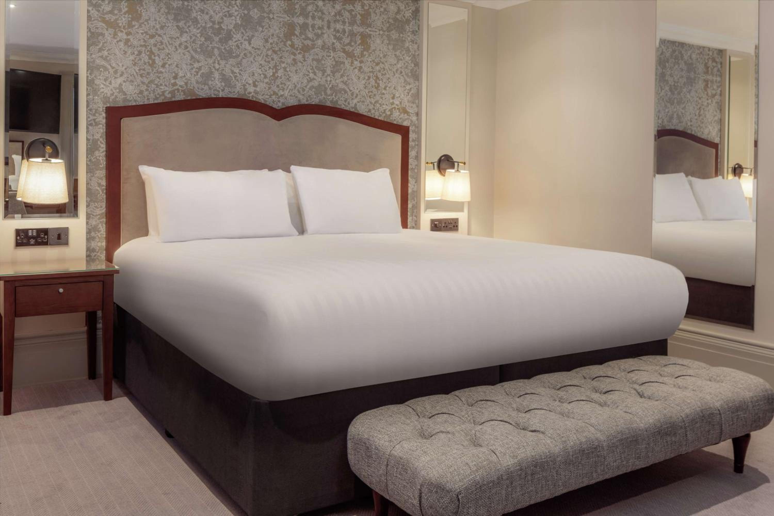 King Guest Room - Photo 4