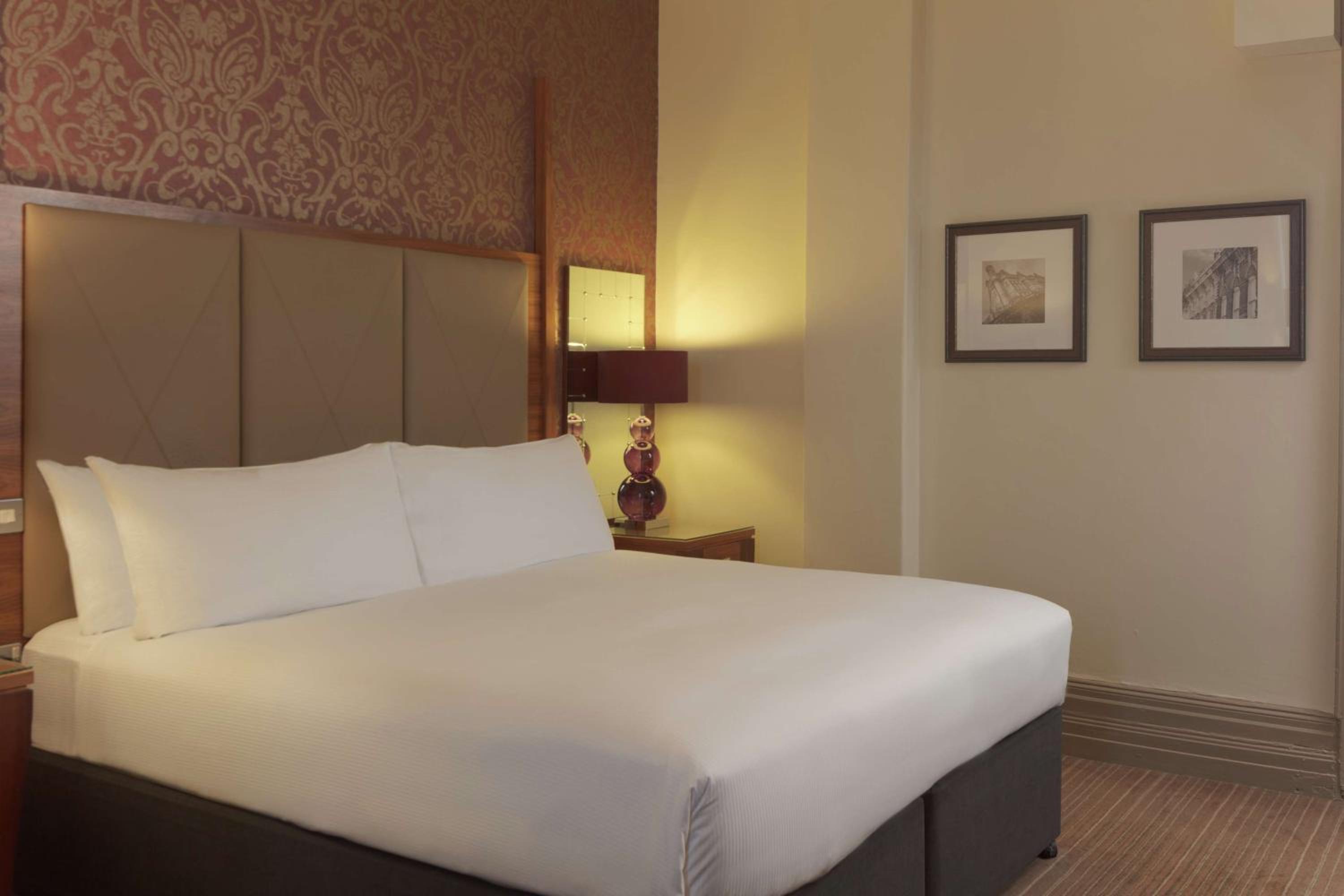 King Guest Room - Photo 5