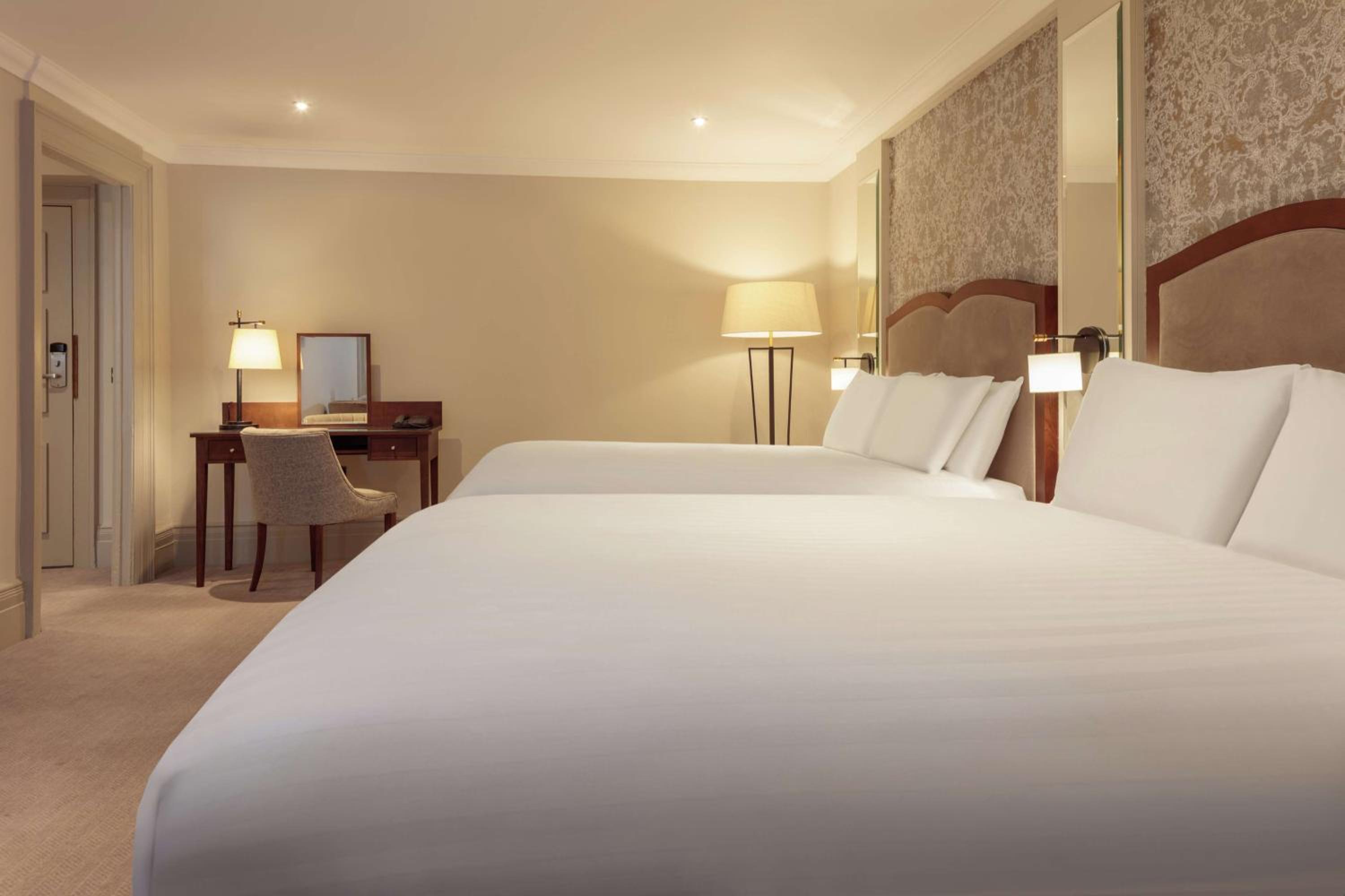 Superior King Room - Photo 5