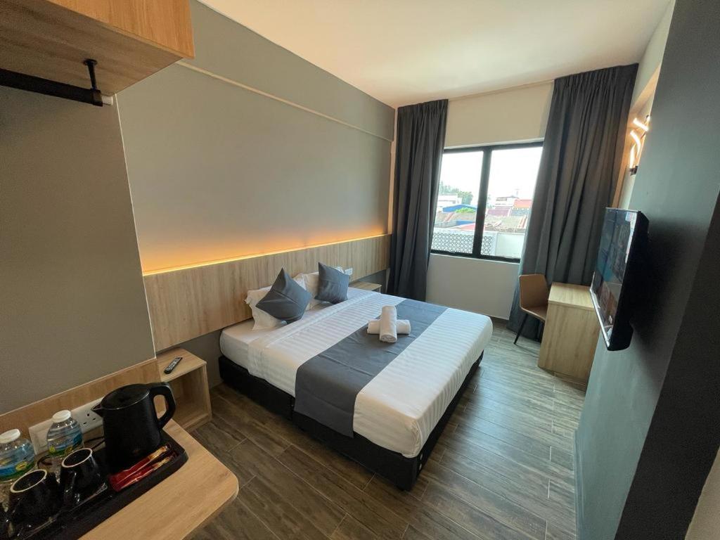 Premier Standard - Photo 1