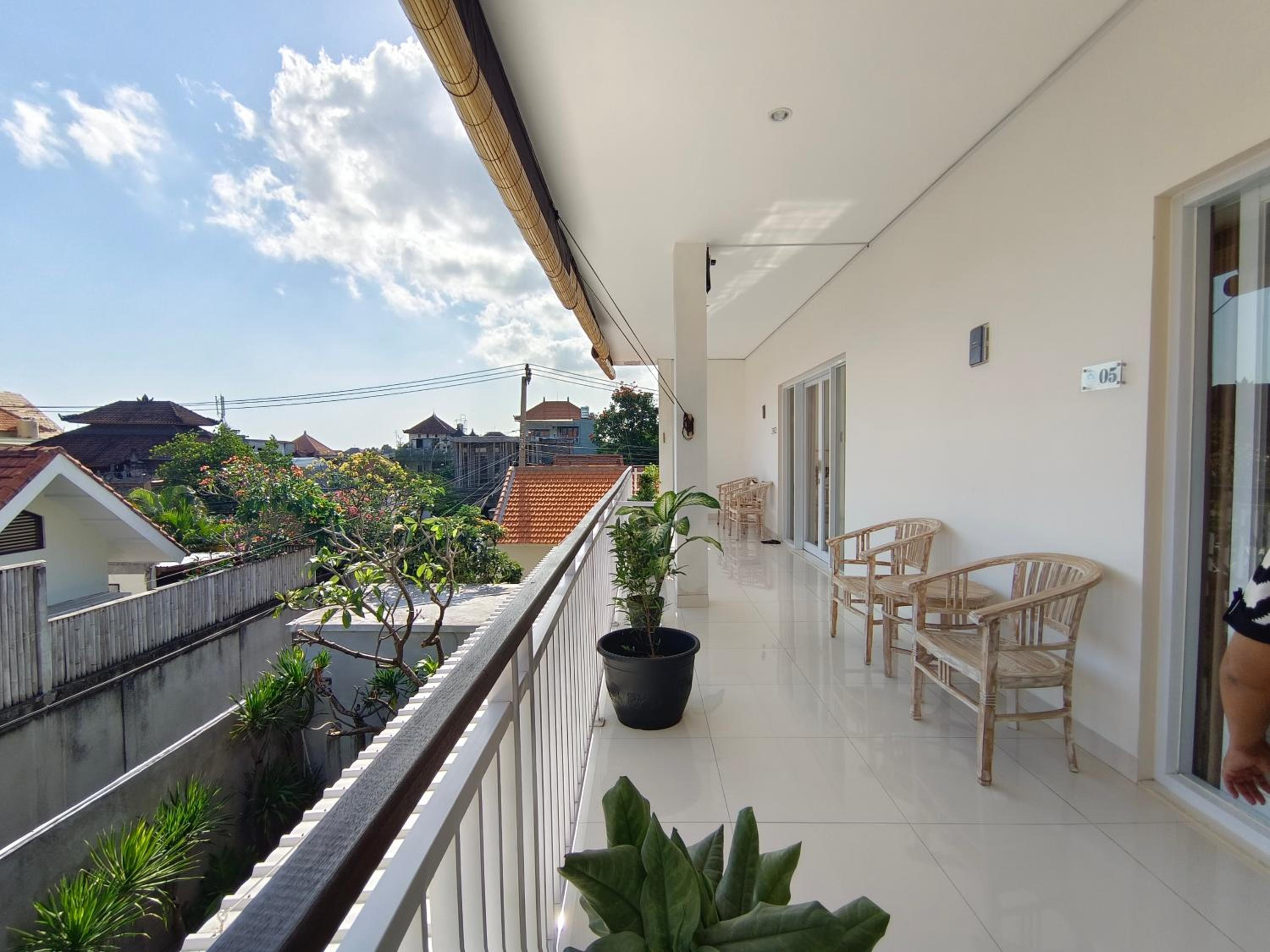Double Room with Pool View - Photo 8
