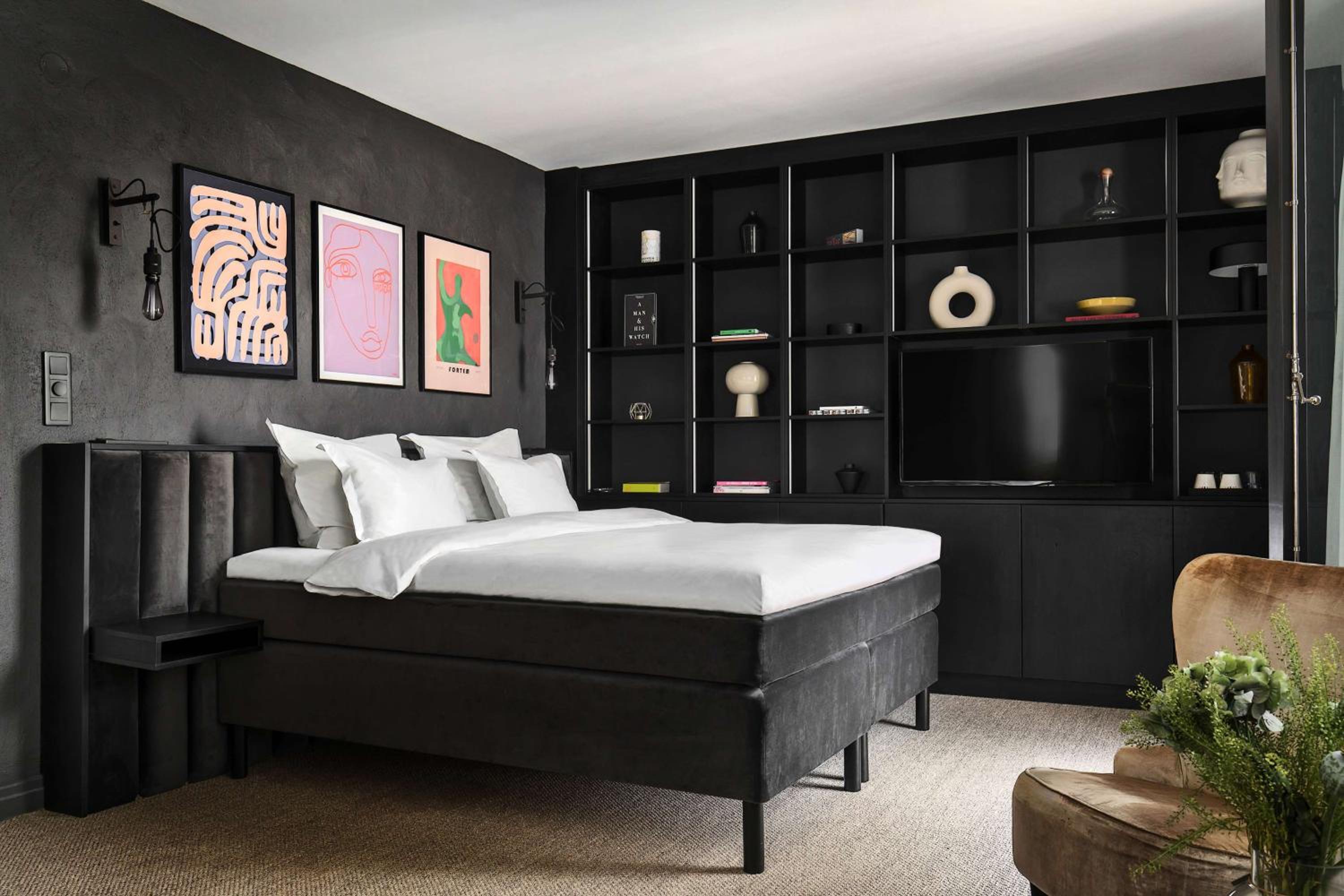 Deluxe King Room With Balcony